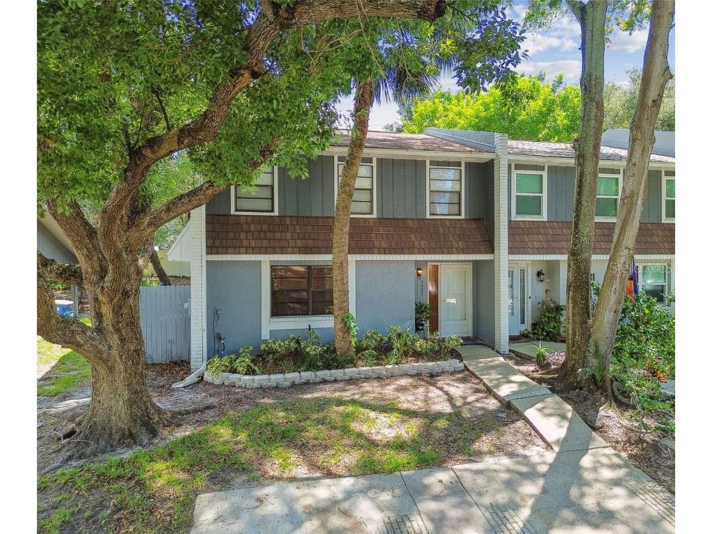 1237 Abbey Crescent Lane Clearwater FL 33759 TB8303298 image1