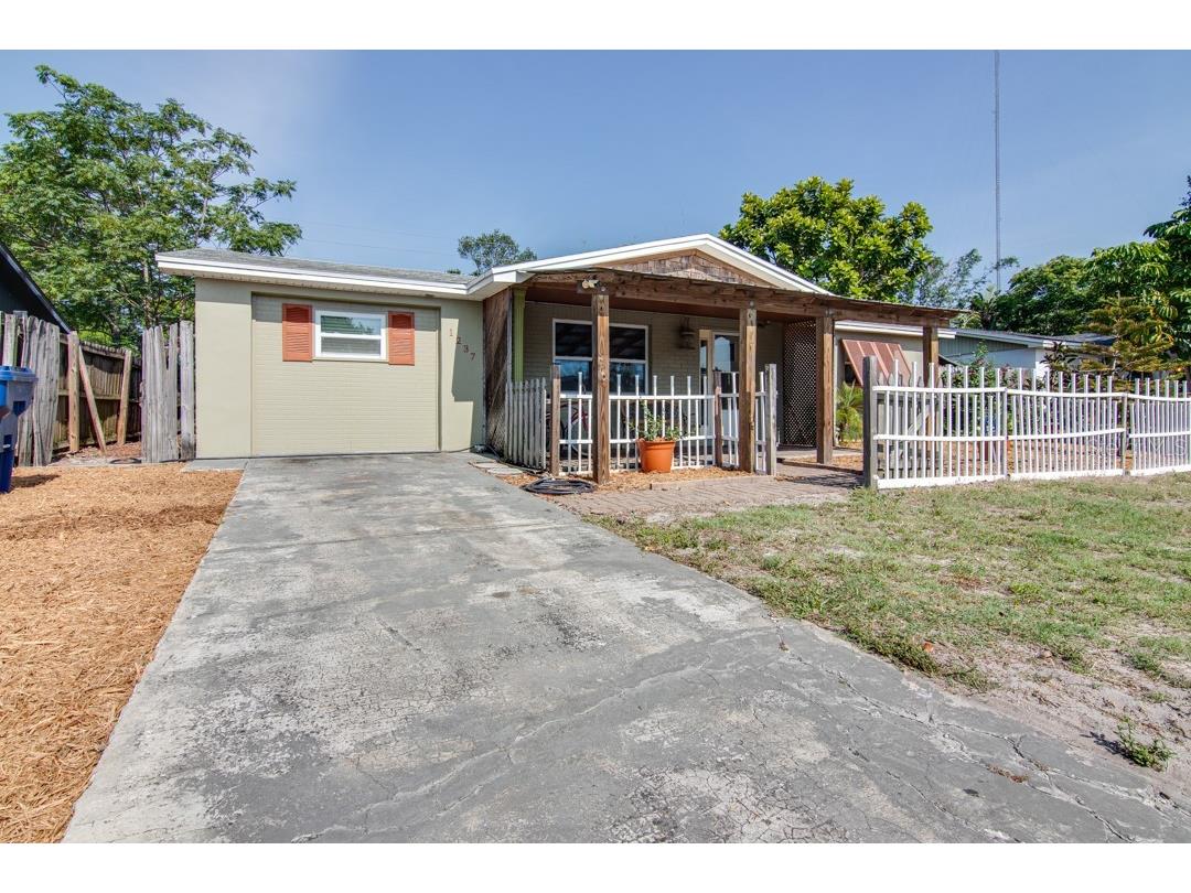 1237 Dartmouth Drive Holiday FL 34691 T3456963 image1
