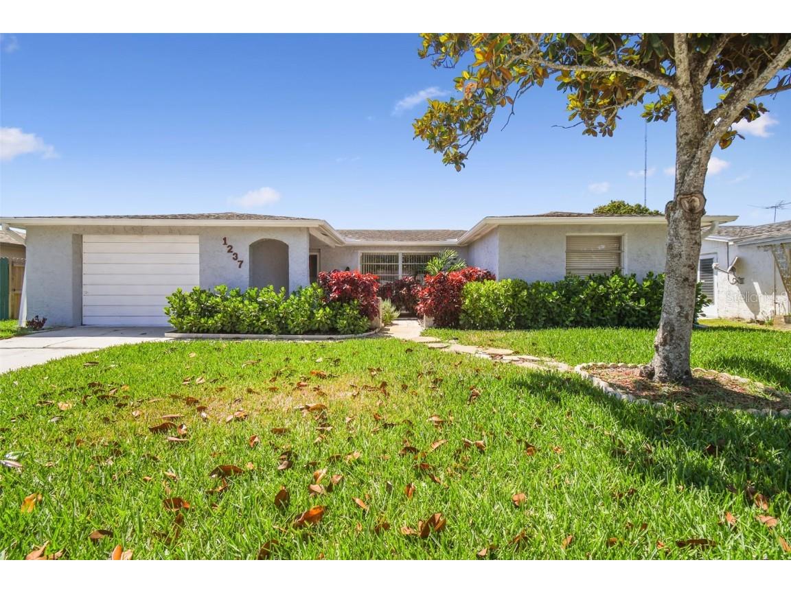 1237 Maybury Drive Holiday FL 34691 U8197830 image1