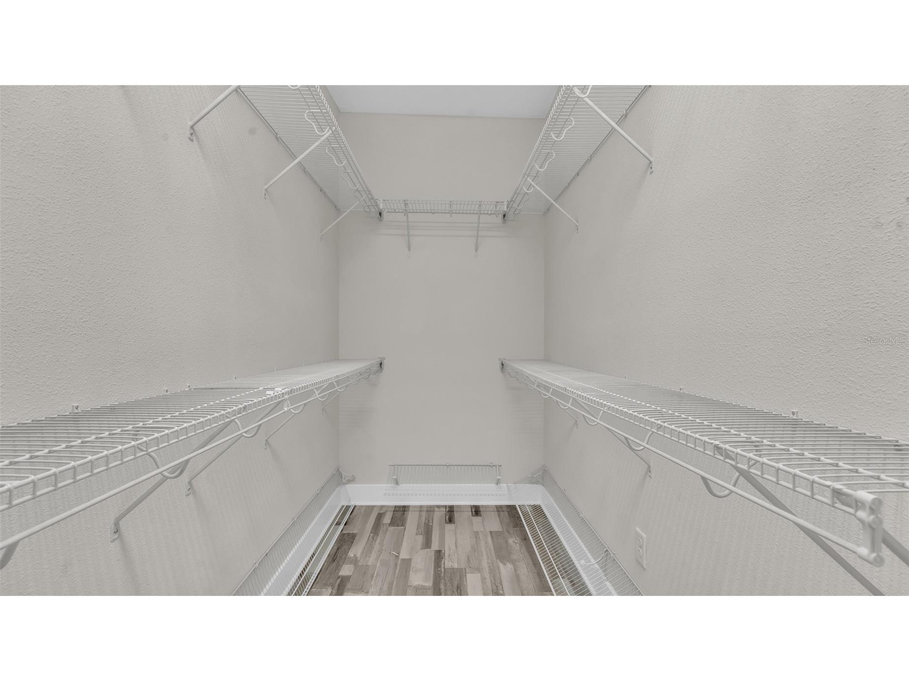 1237 Savona Drive NE Saint Petersburg FL 33702 TB8486823 image17