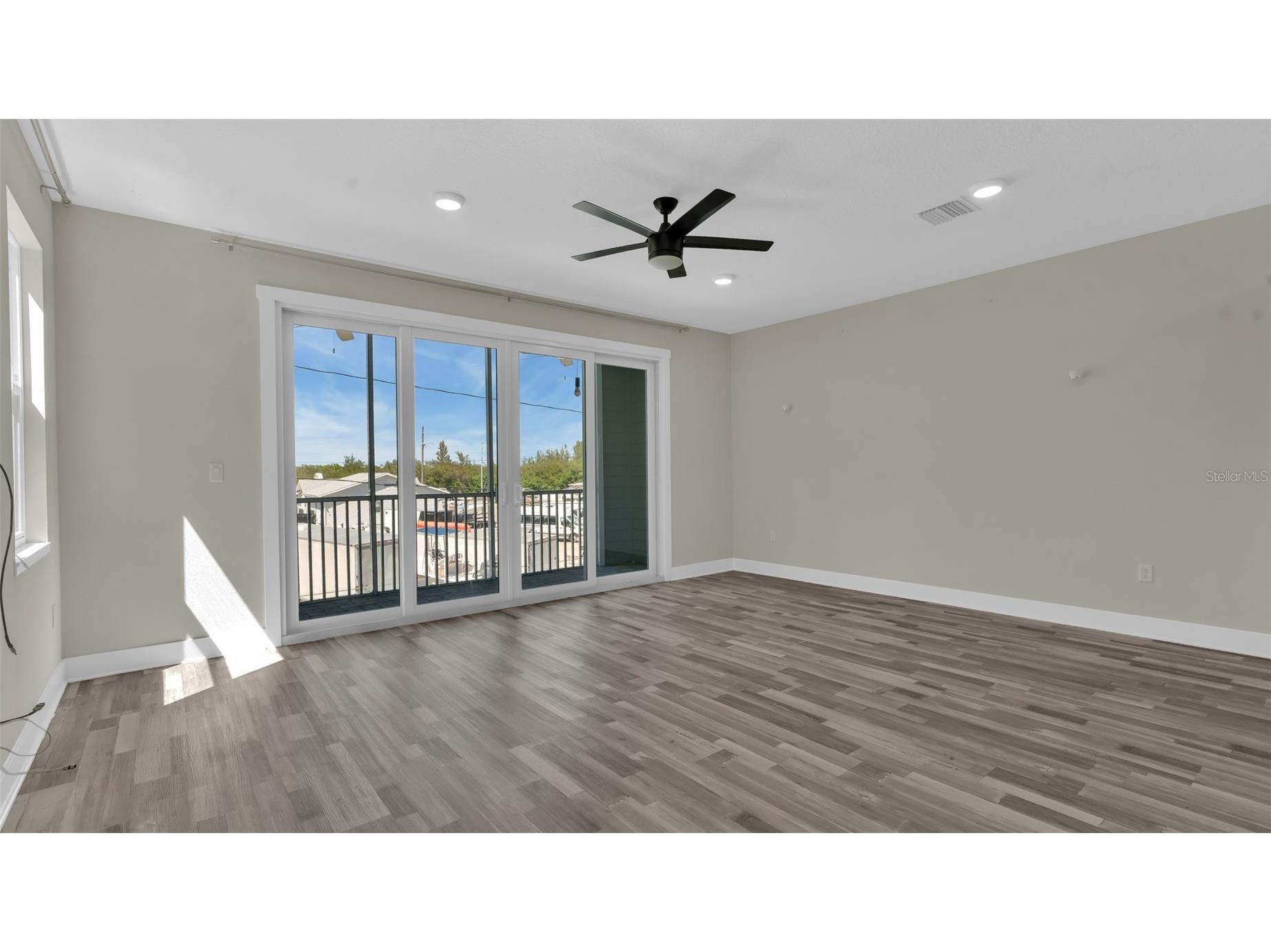 1237 Savona Drive NE Saint Petersburg FL 33702 TB8486823 image4