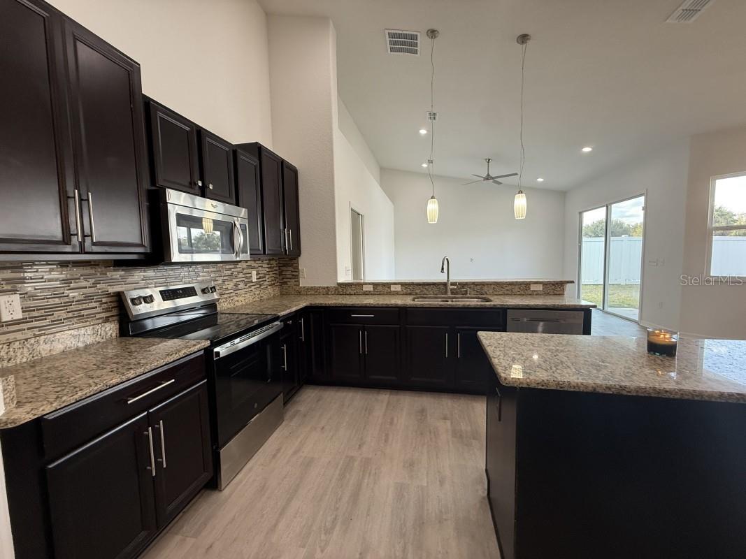 12371 NE 48th Circle Oxford FL 34484 A4680823 image6