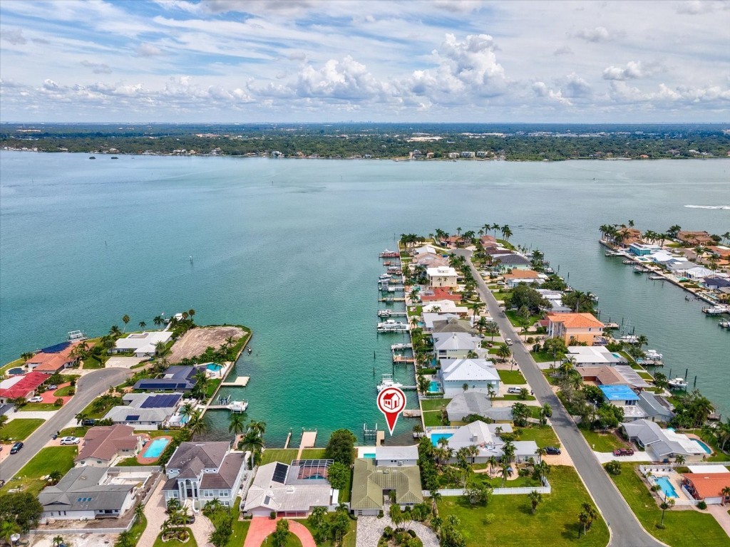 12375 7th Street E Treasure Island FL 33706 - INTRACOASTAL WATERWAYS TB8429435 image1