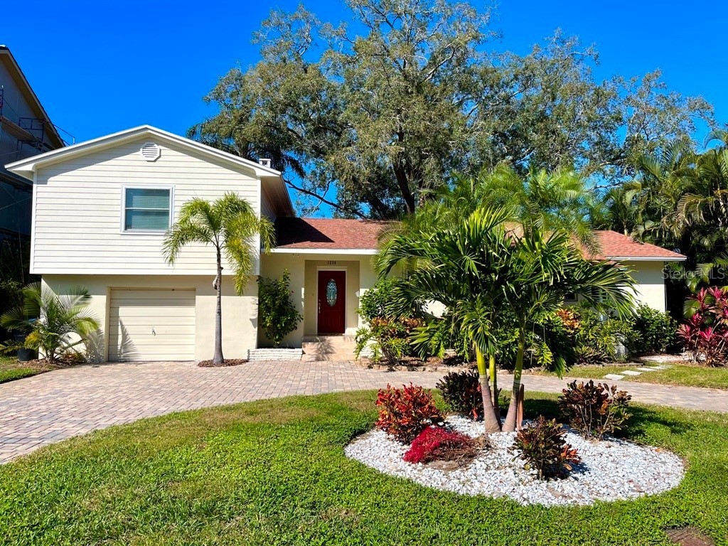 1238 Monterey Boulevard NE Saint Petersburg FL 33704 U8148011 image1
