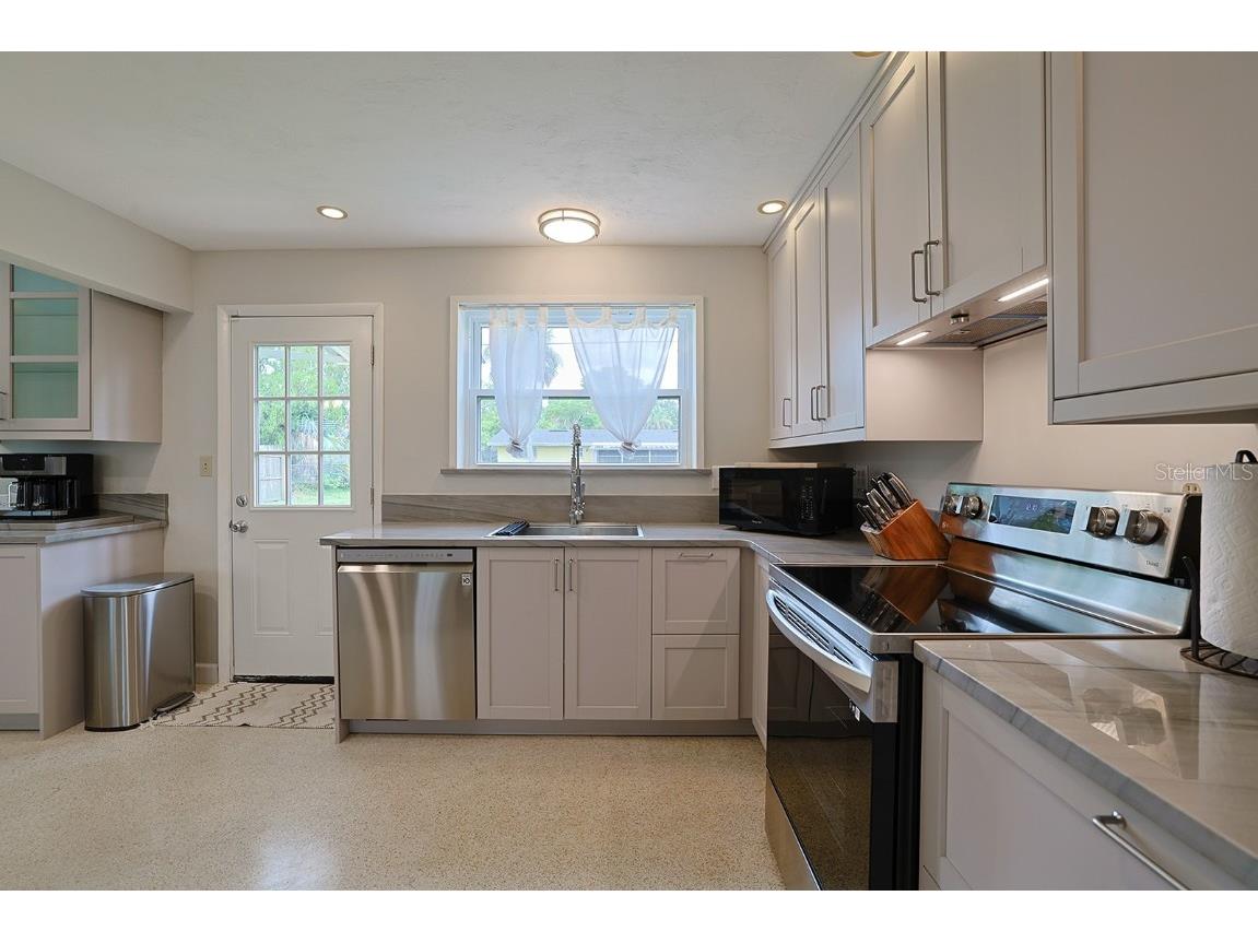 1238 Suwanee Road Daytona Beach FL 32114 V4943823 image6