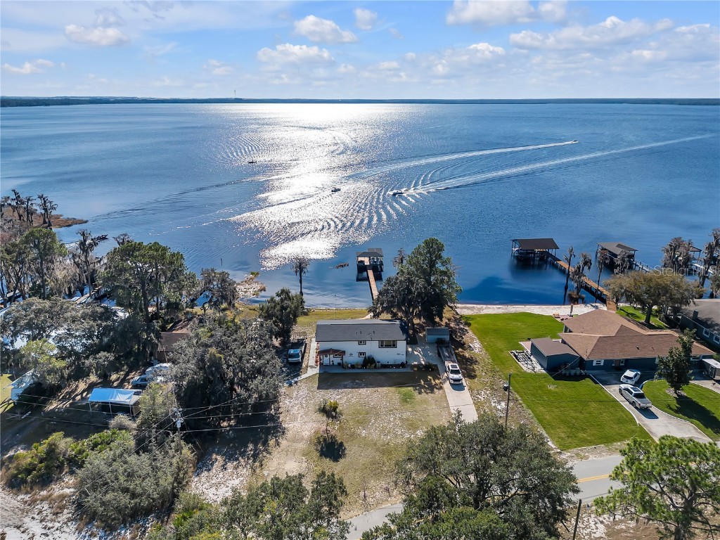 12381 Hull Road Clermont FL 34711 - LAKE LOUISA T3497047 image1