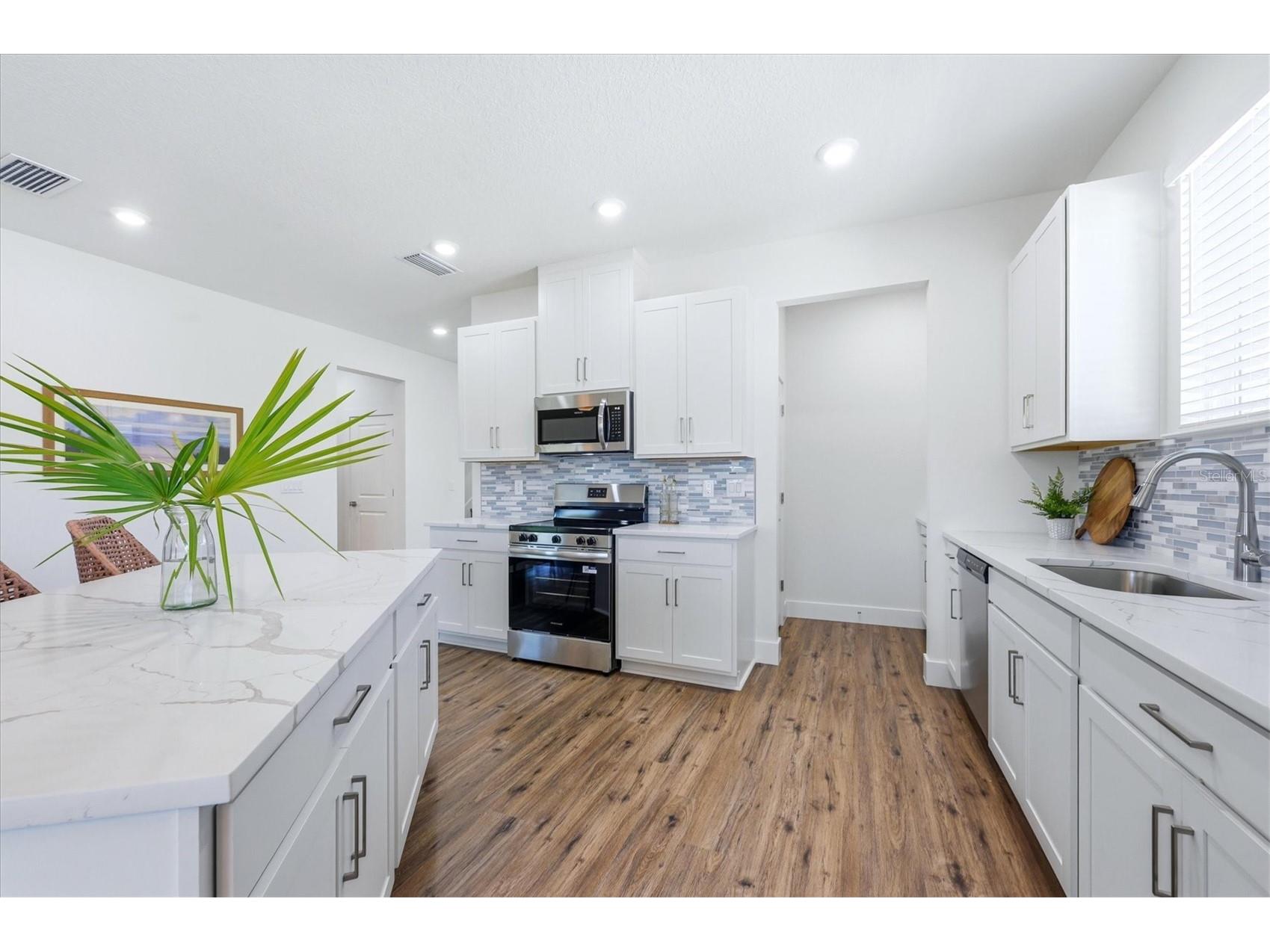 12387 Minot Avenue Port Charlotte FL 33981 - MINOT WATERWAY N6143991 image7