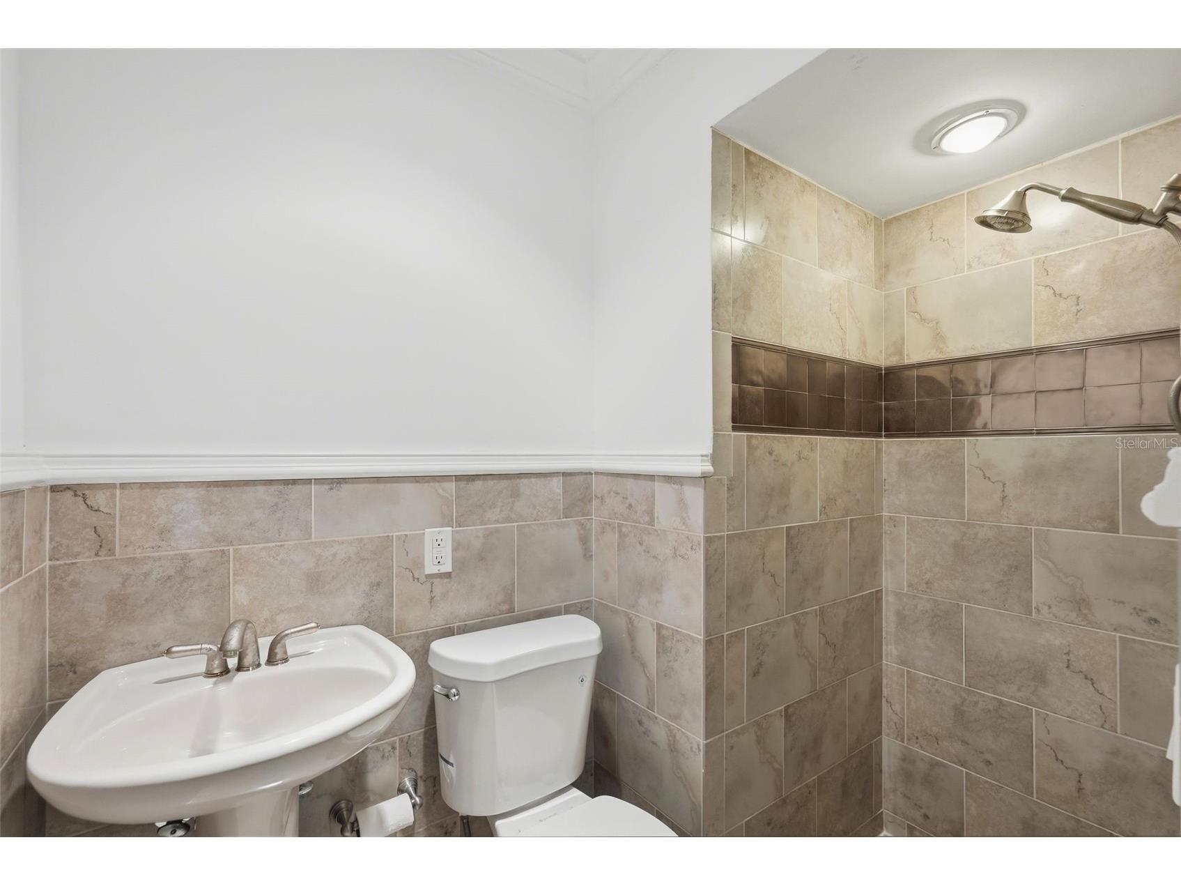 1239 43rd Avenue N Saint Petersburg FL 33703 TB8490350 image25