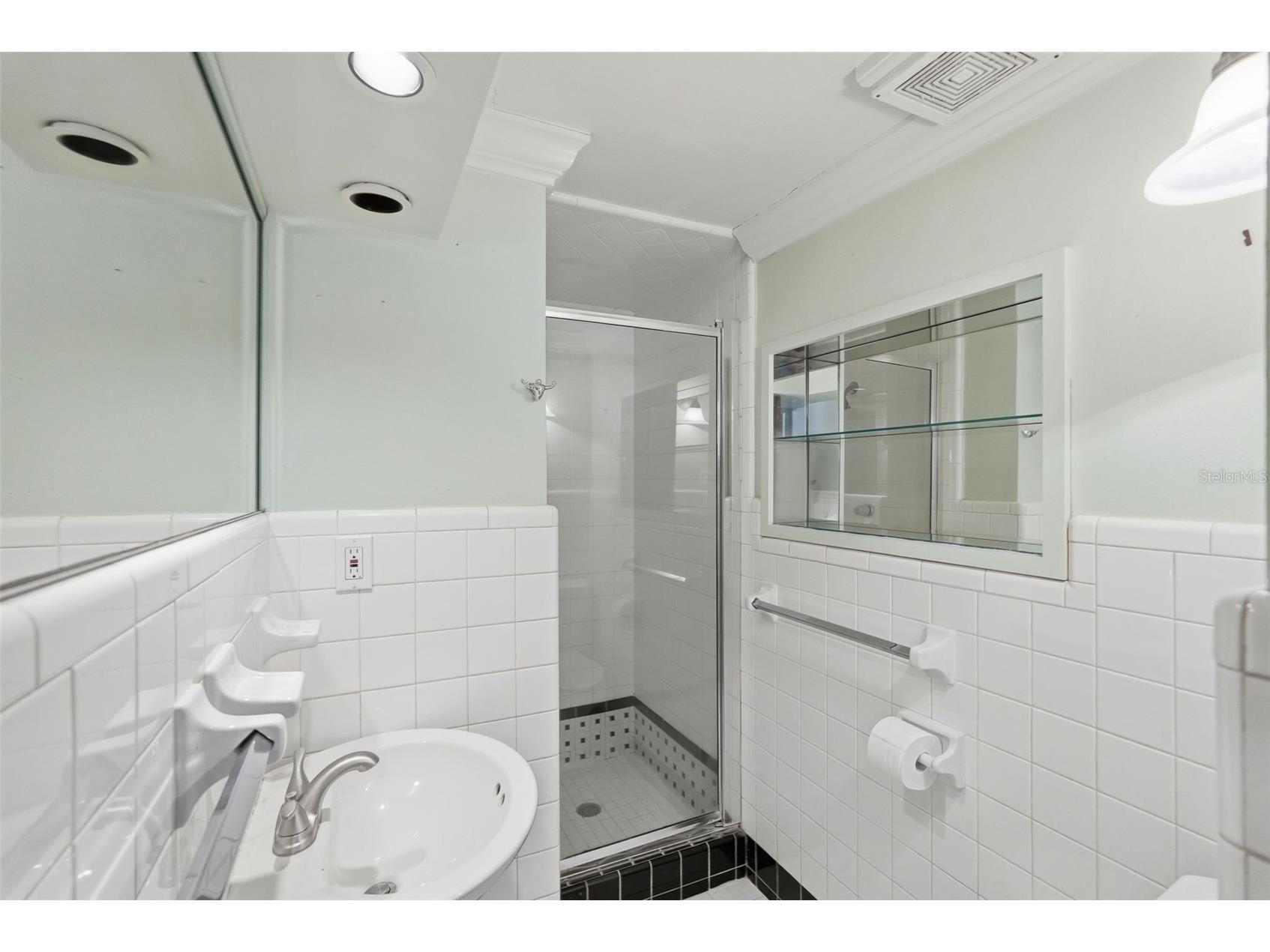 1239 43rd Avenue N Saint Petersburg FL 33703 TB8490350 image26