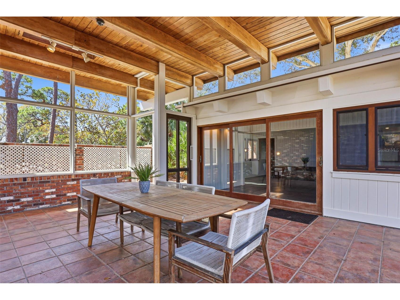 1239 Alcazar Way S Saint Petersburg FL 33705 TB8482093 image1