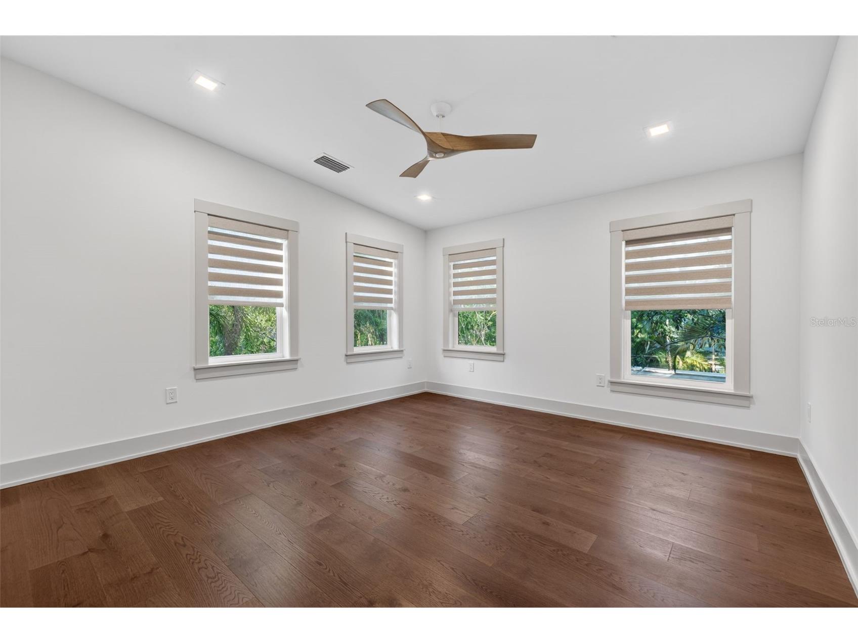 124 19th Avenue N Saint Petersburg FL 33704 TB8508829 image51