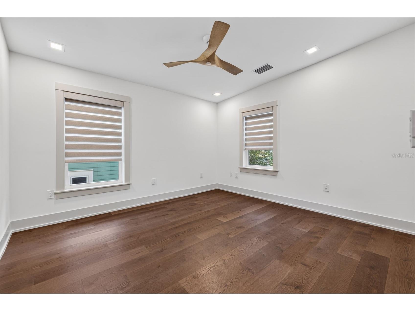 124 19th Avenue N Saint Petersburg FL 33704 TB8508829 image54