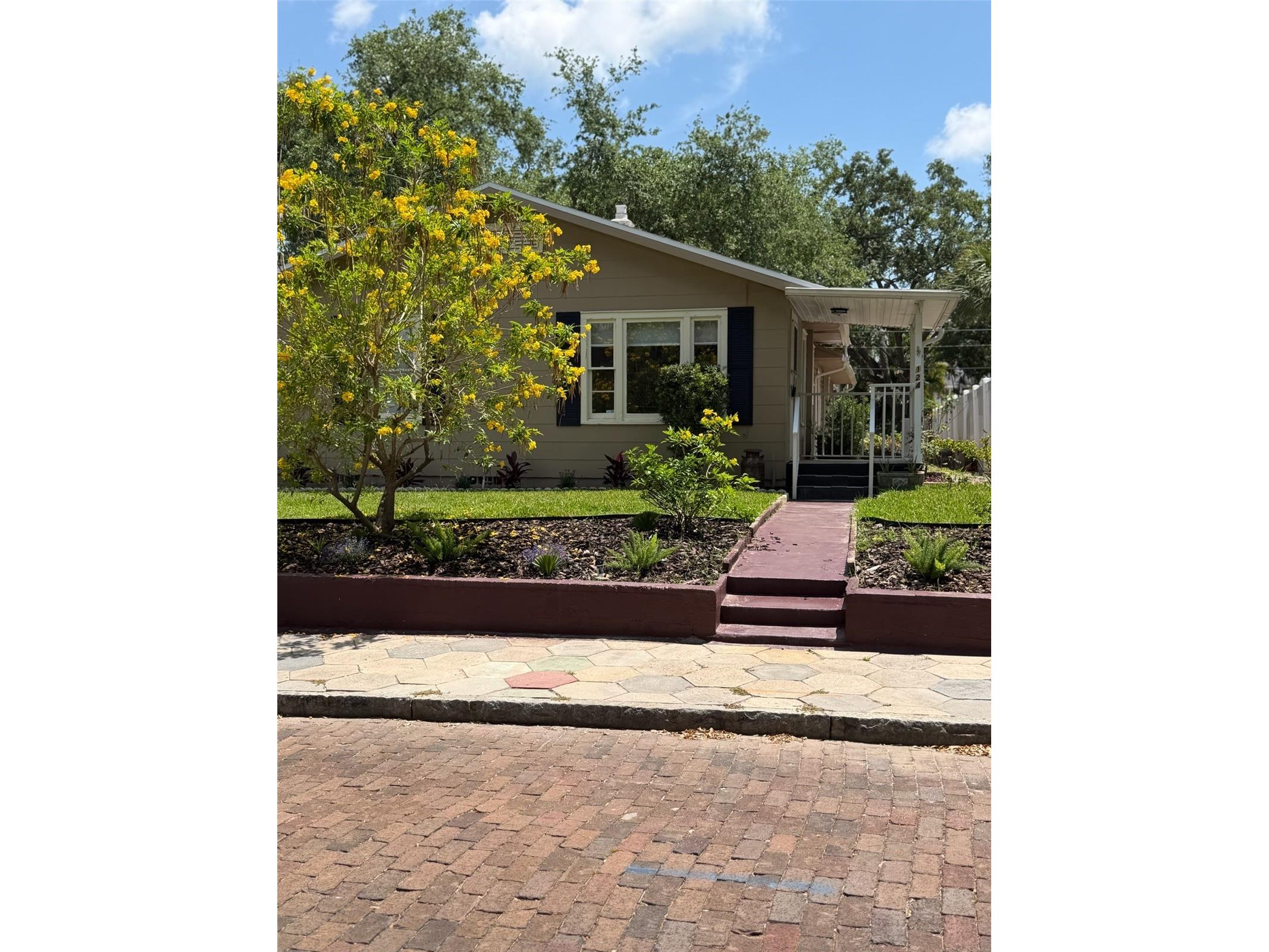 124 20th Avenue N Saint Petersburg FL 33704 TB8509333 image1