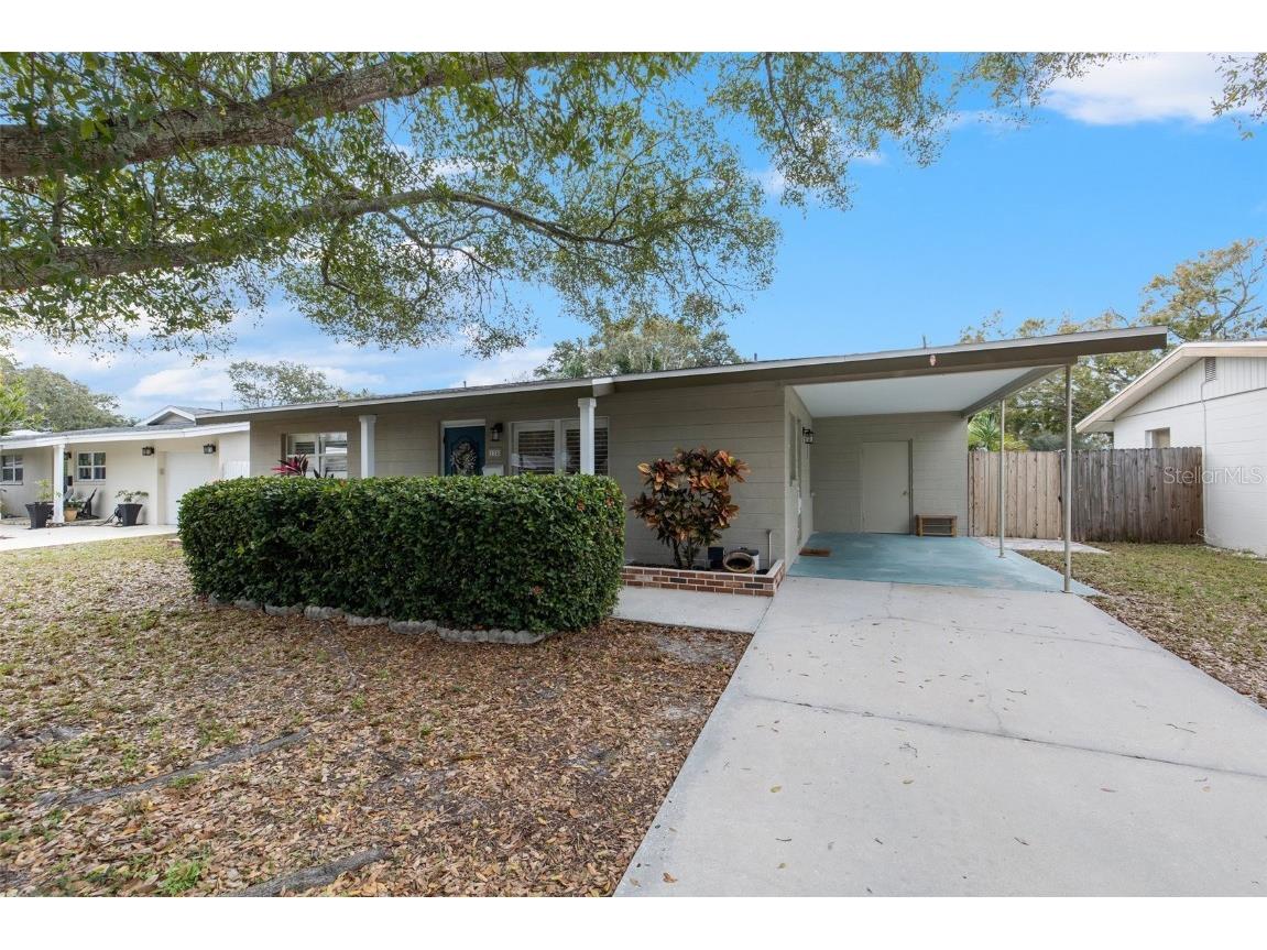 124 44th Avenue NE Saint Petersburg FL 33703 U8228886 image1