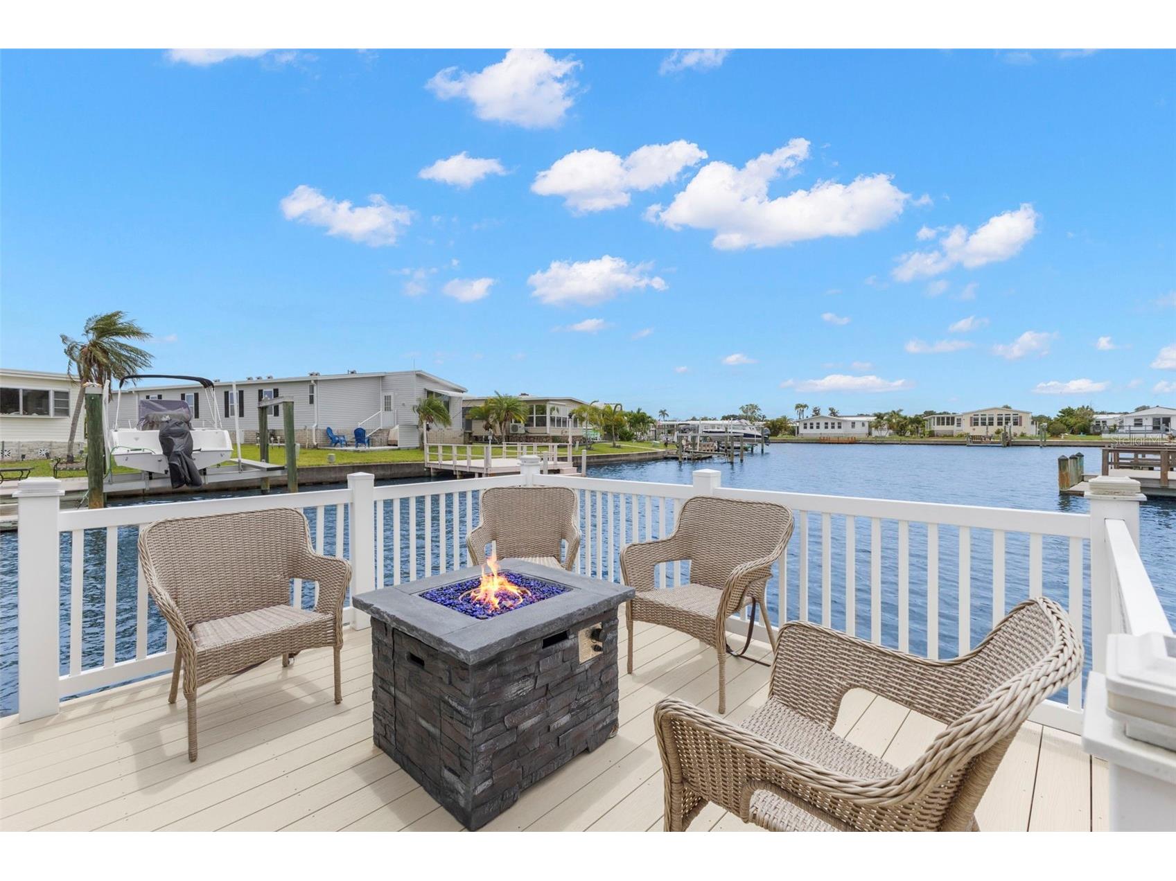 124 Americana Court NE #214 Saint Petersburg FL 33702 - TAMPA BAY TB8512099 image1