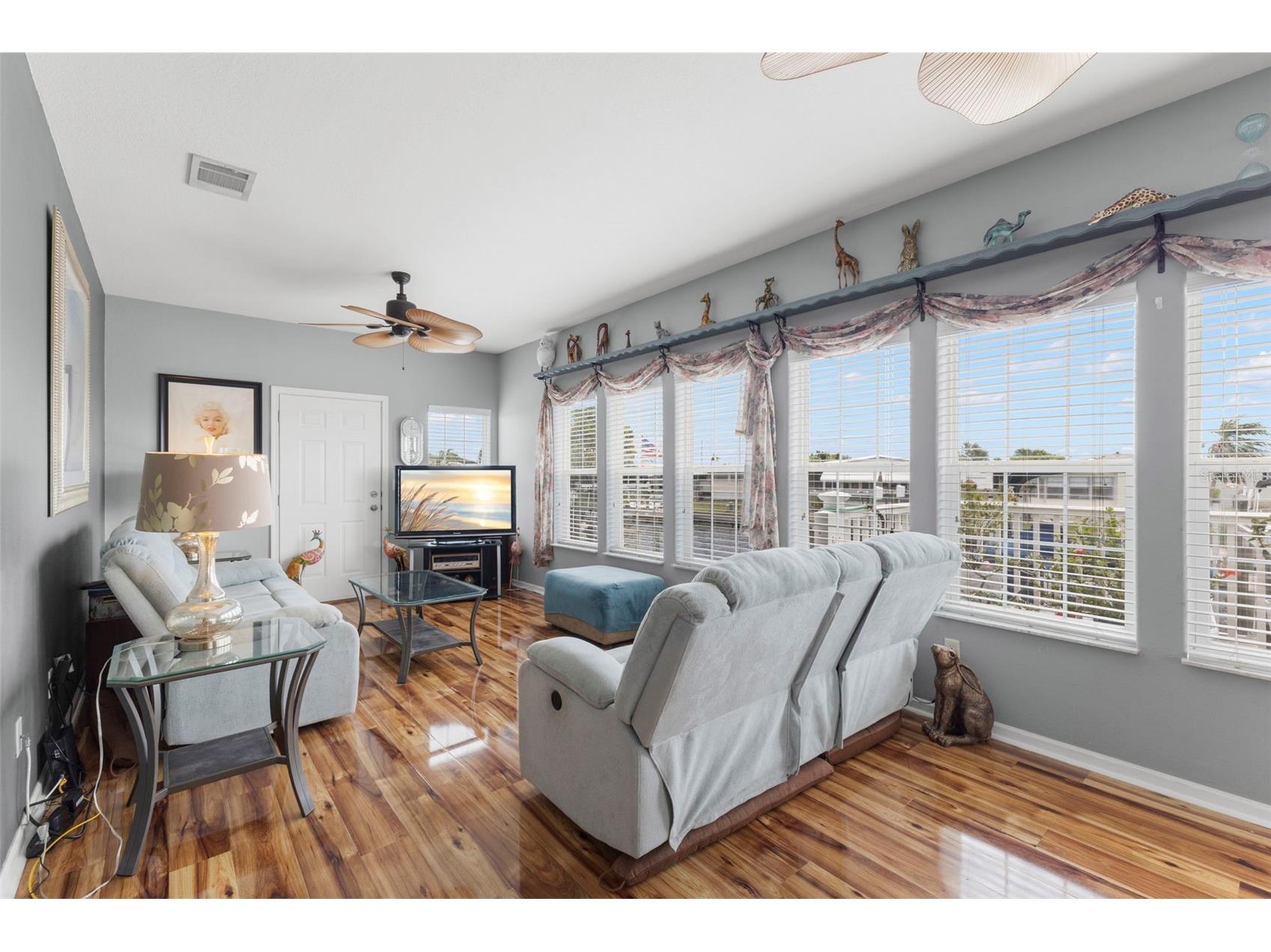 124 Americana Court NE #214 Saint Petersburg FL 33702 - TAMPA BAY TB8512099 image7