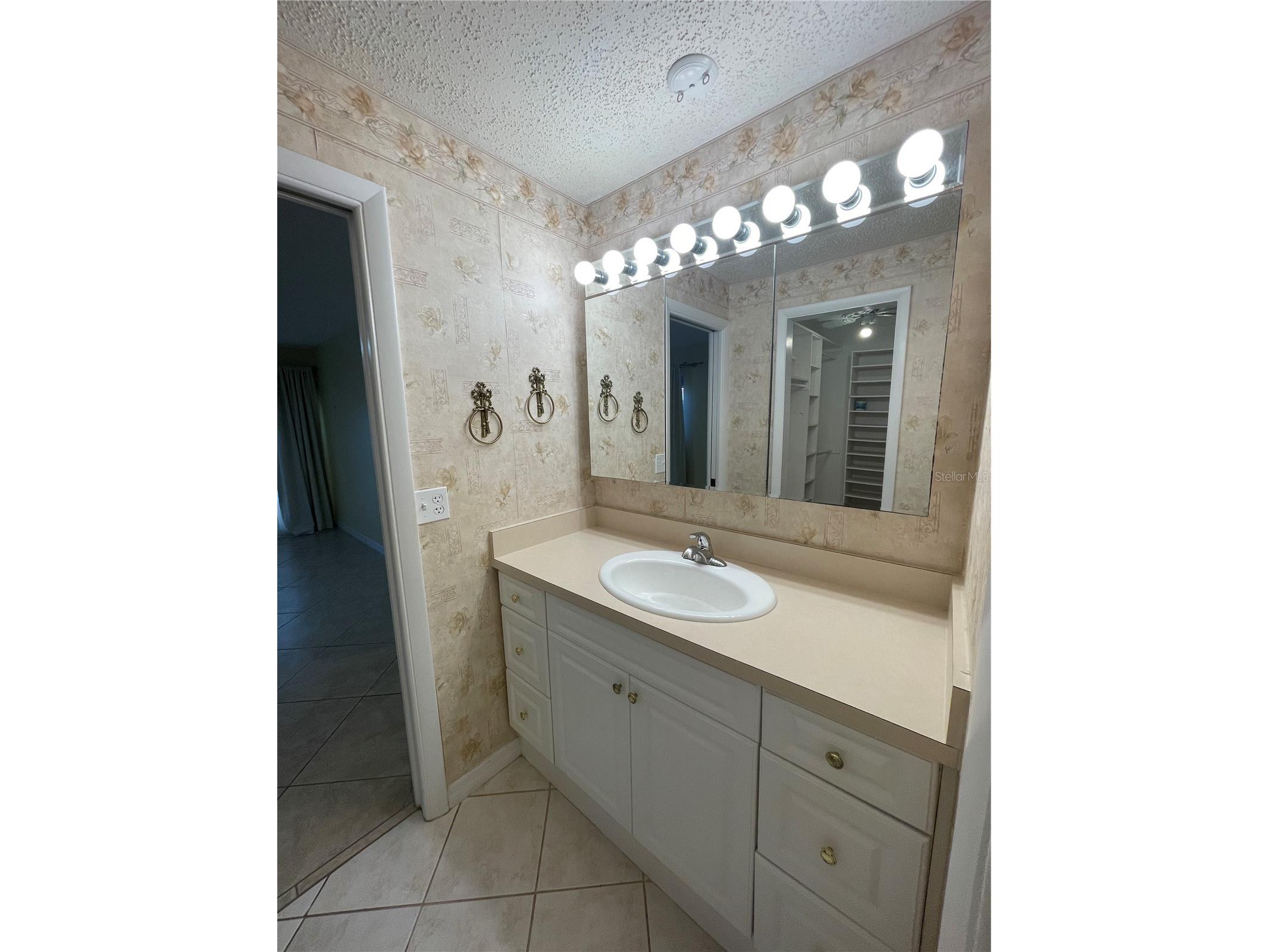 124 Dogwood Circle Seminole FL 33777 TB8460474 image35