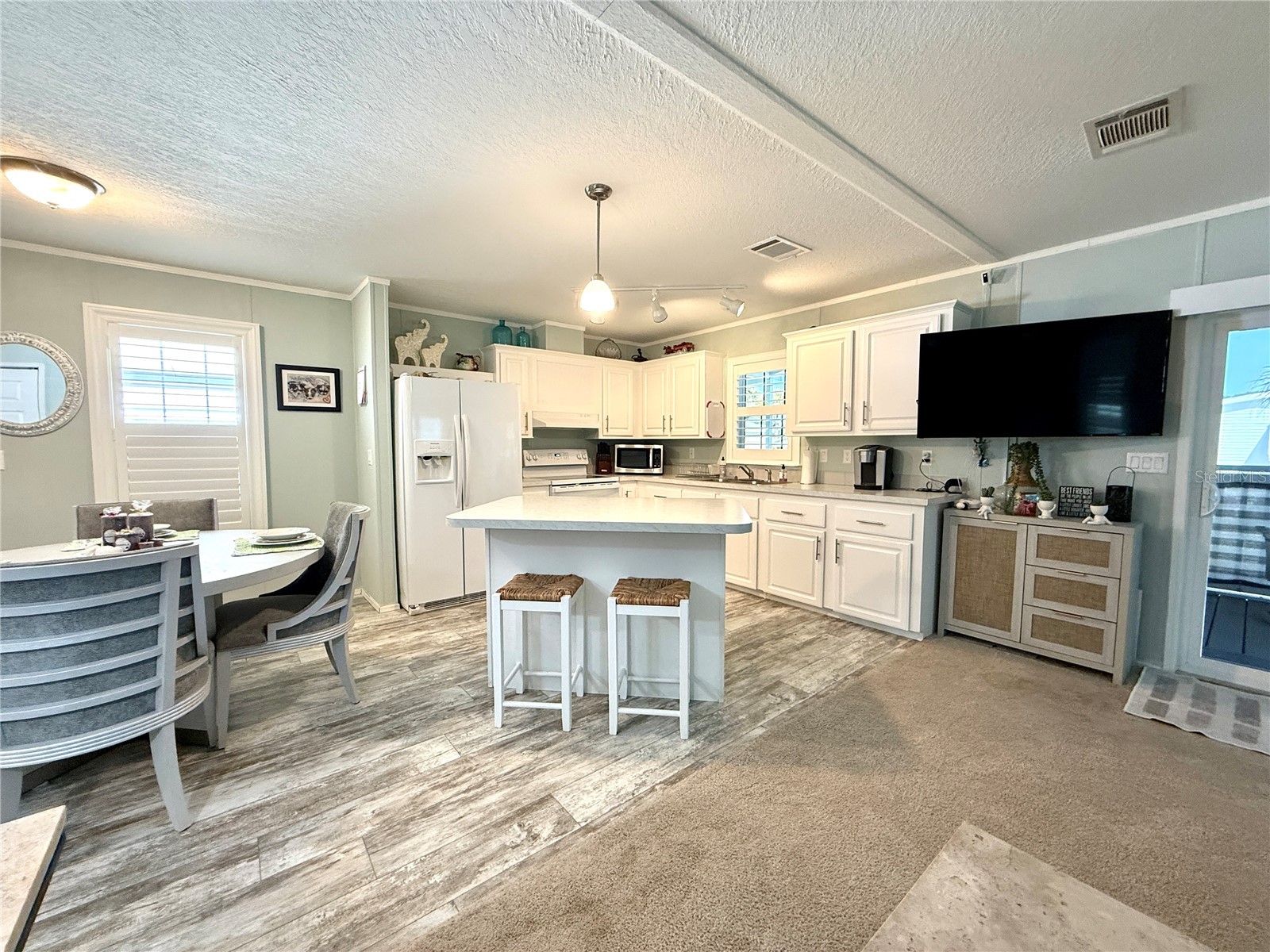 124 E Saint Annes Circle Apollo Beach FL 33572 TB8471353 image6