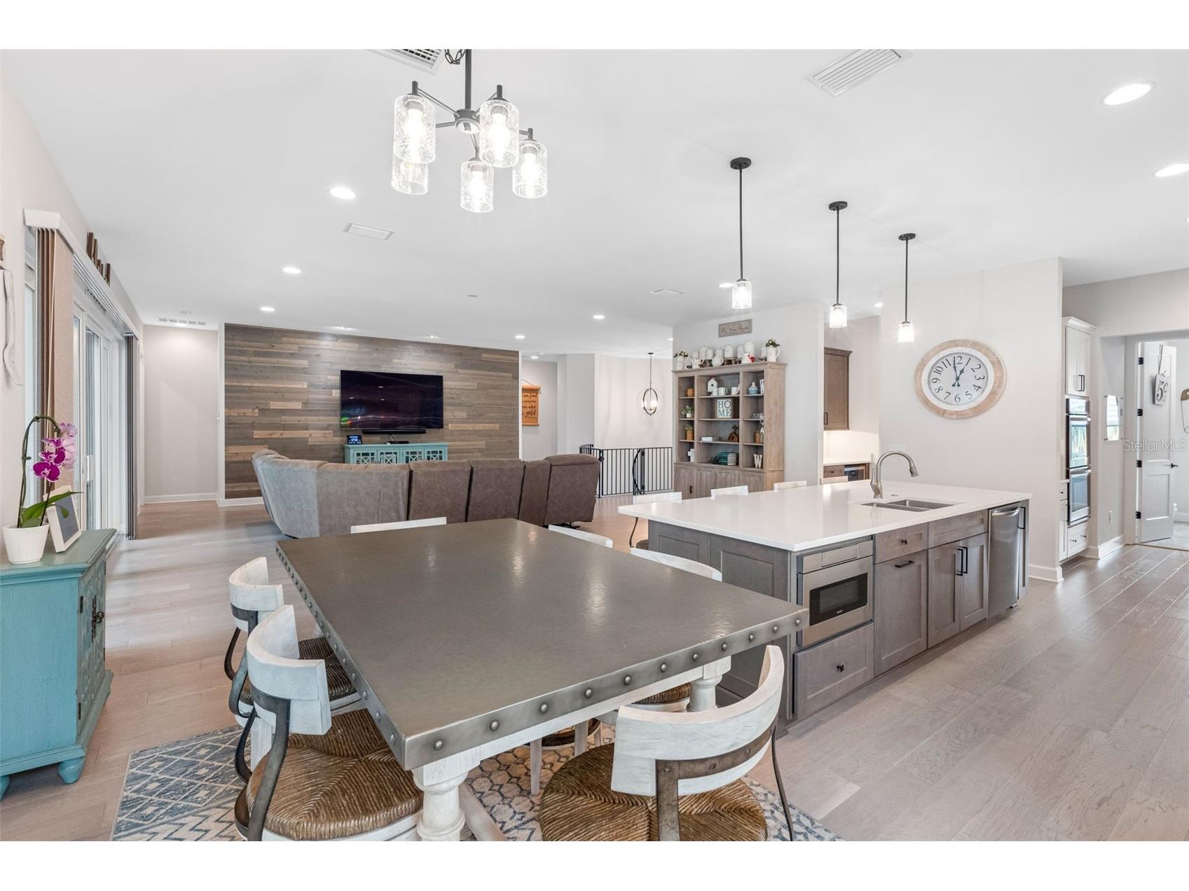 124 Forest Hills Drive Redington Shores FL 33708 TB8487942 image8