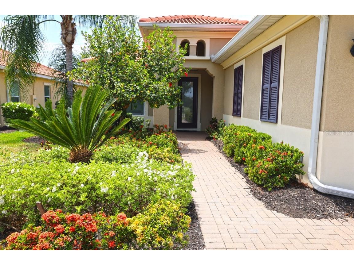 124 Pesaro Drive North Venice FL 34275 A4610569 image1