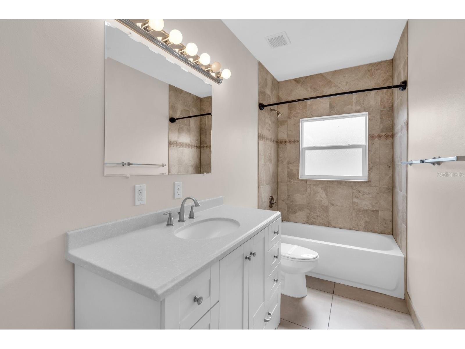 124 Tucker Avenue Sarasota FL 34232 A4696316 image16