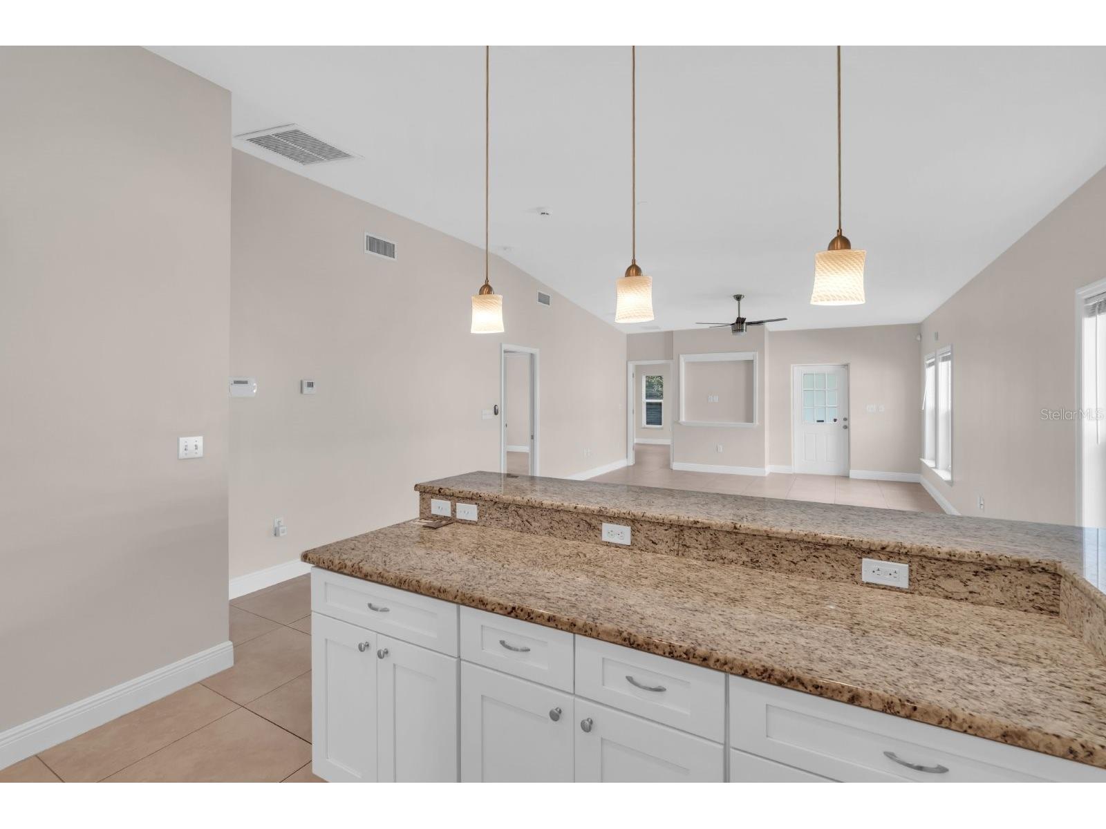 124 Tucker Avenue Sarasota FL 34232 A4696316 image5