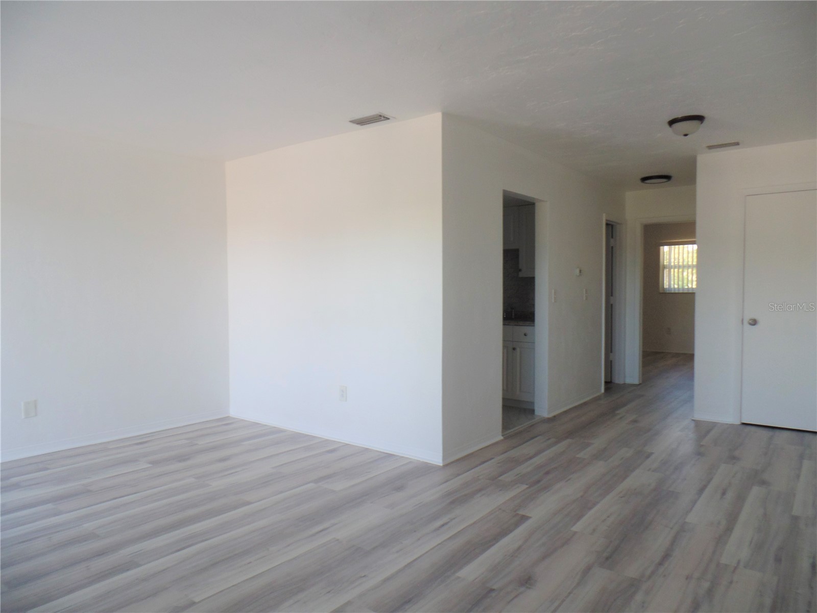 1240 70th Street N #9 Saint Petersburg FL 33710 TB8504718 image4