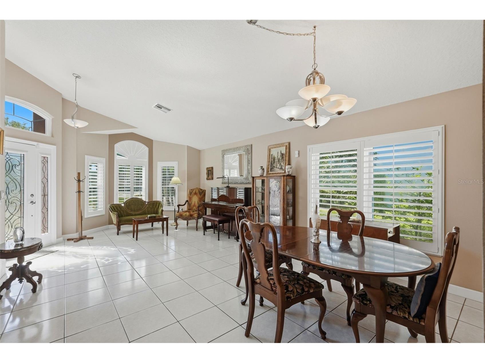 1240 Bluffs Circle Dunedin FL 34698 TB8488073 image2