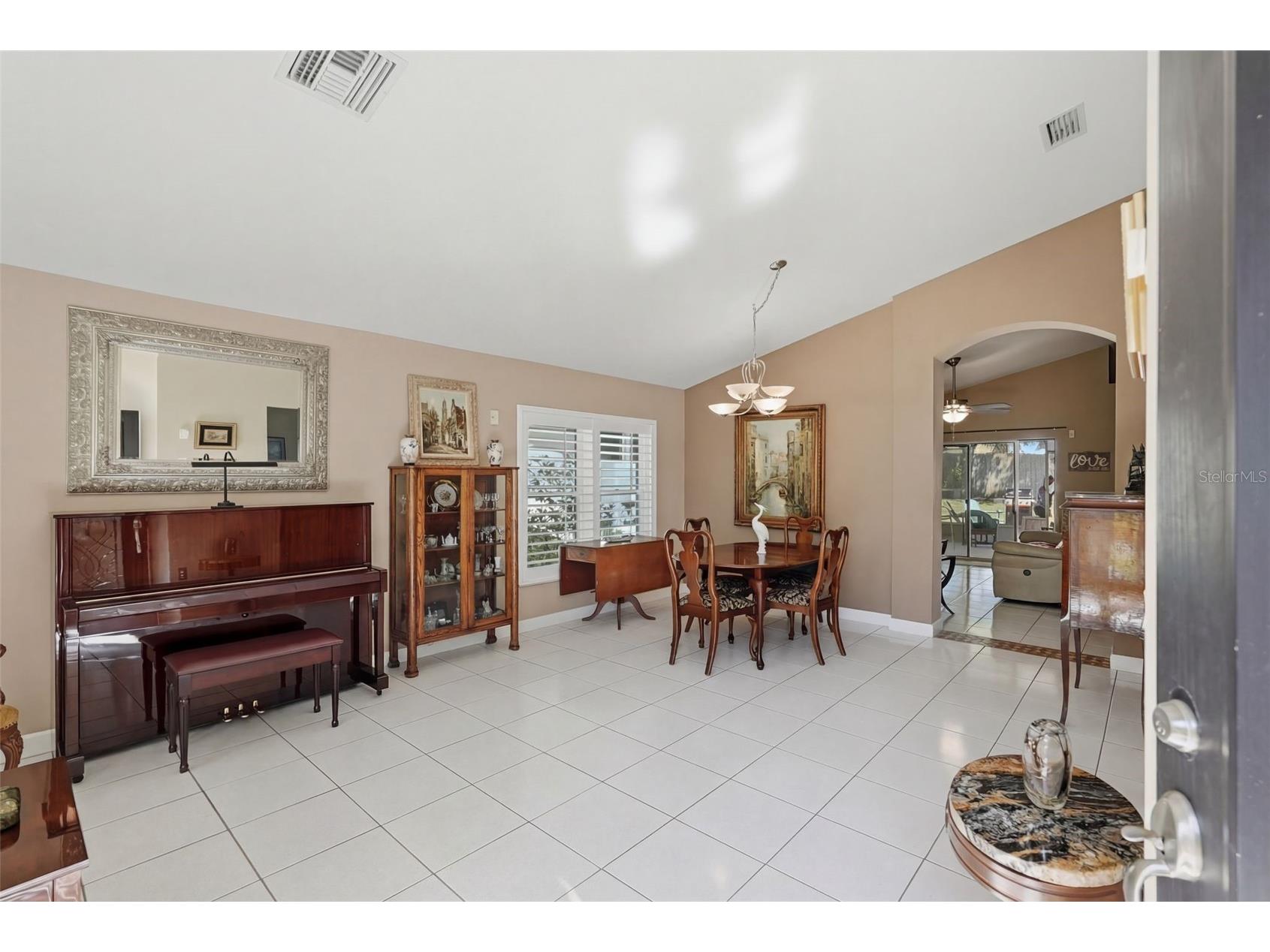 1240 Bluffs Circle Dunedin FL 34698 TB8488073 image7