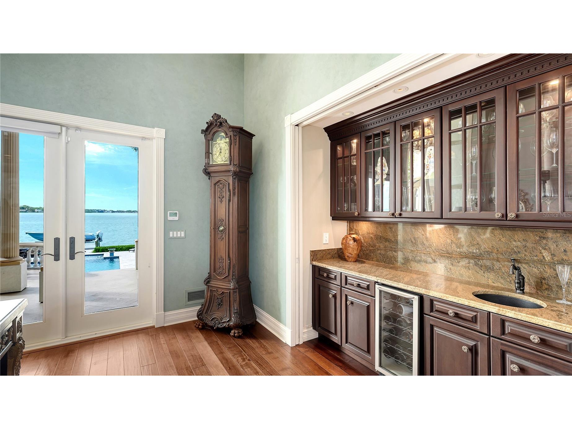 1240 Hillview Drive Sarasota FL 34239 A4688990 image12