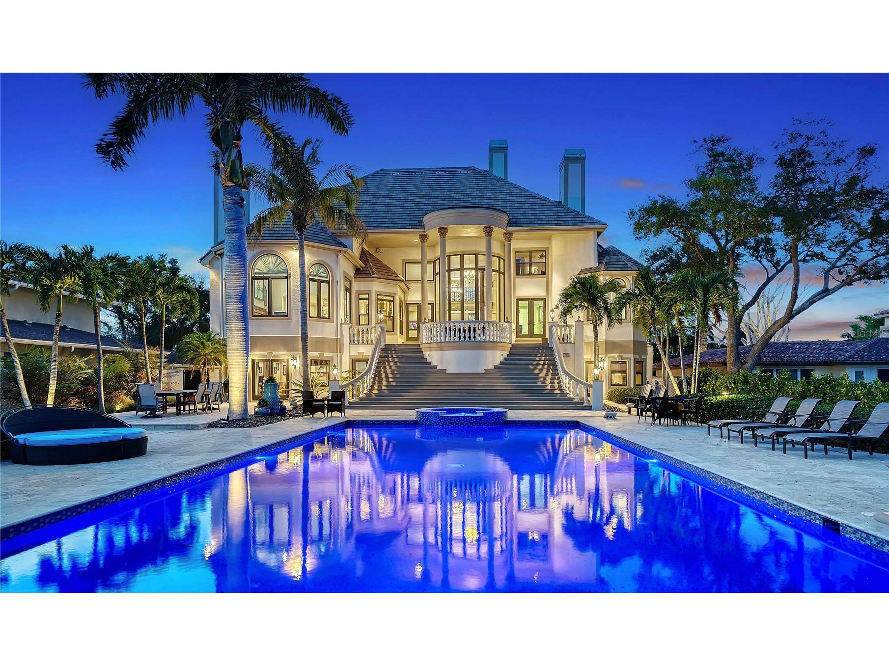 1240 Hillview Drive Sarasota FL 34239 A4688990 image2