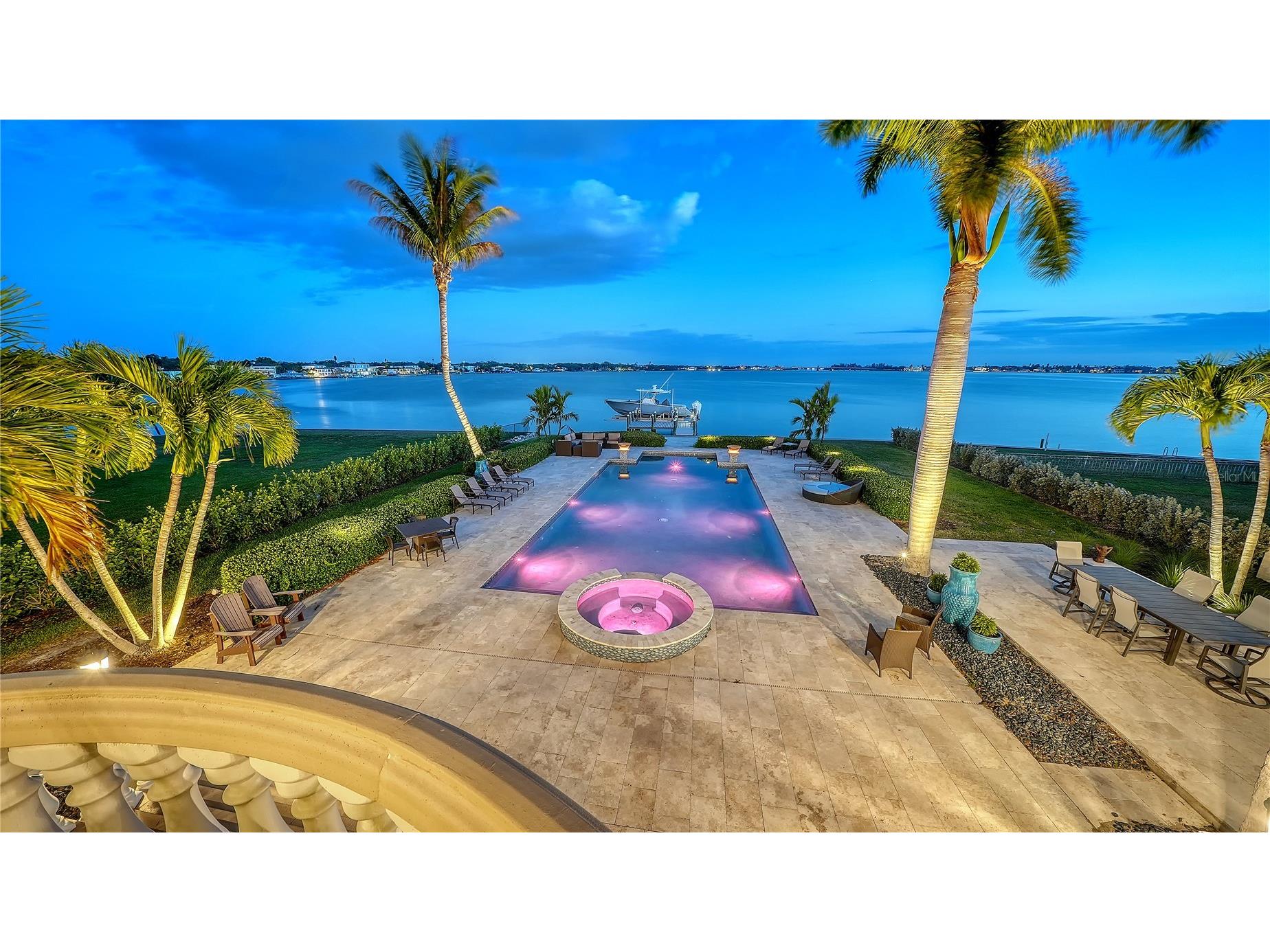 1240 Hillview Drive Sarasota FL 34239 A4688990 image3