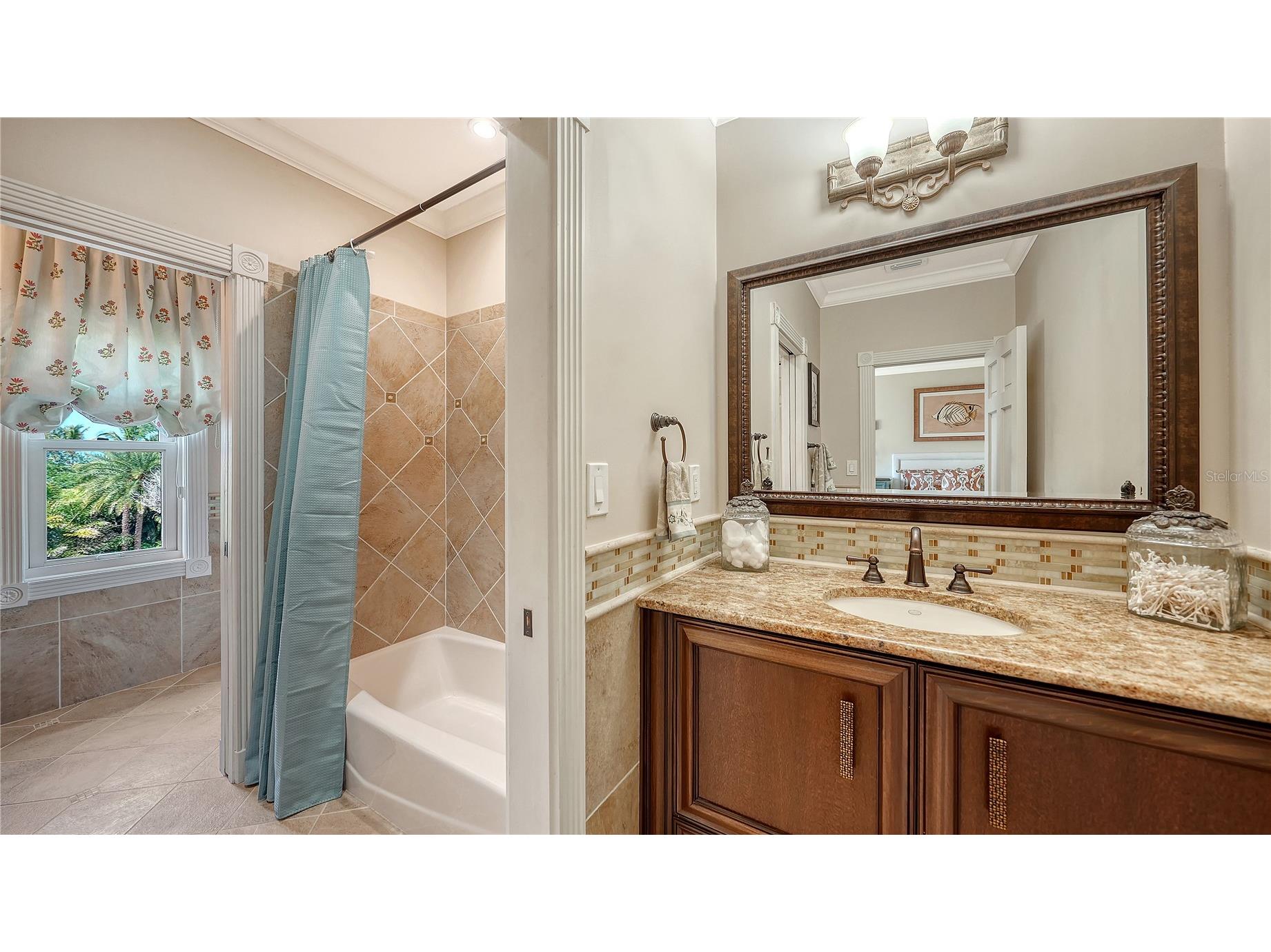 1240 Hillview Drive Sarasota FL 34239 A4688990 image36