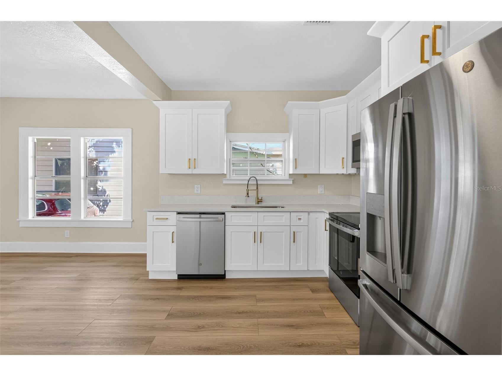 1240 James Avenue S Saint Petersburg FL 33705 TB8414281 image11