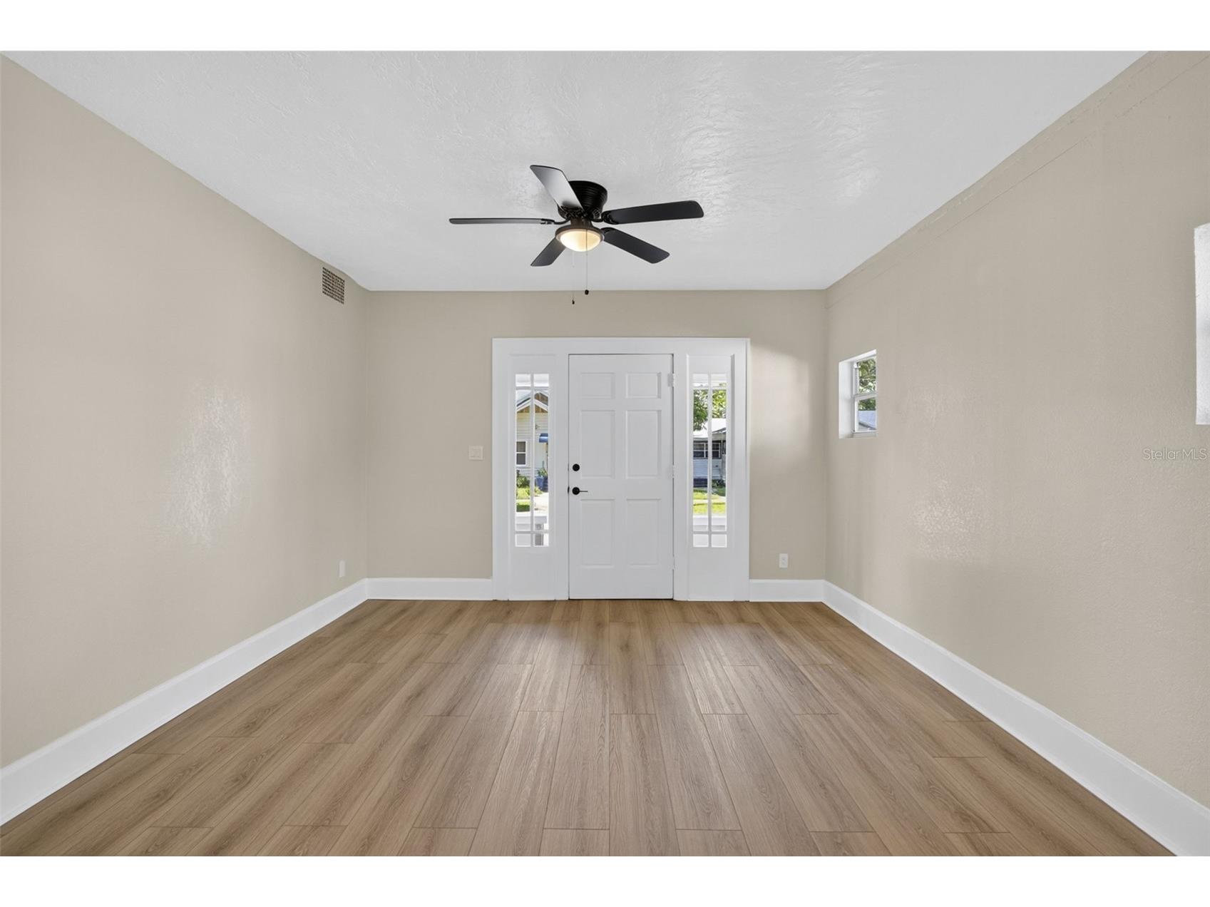 1240 James Avenue S Saint Petersburg FL 33705 TB8414281 image15