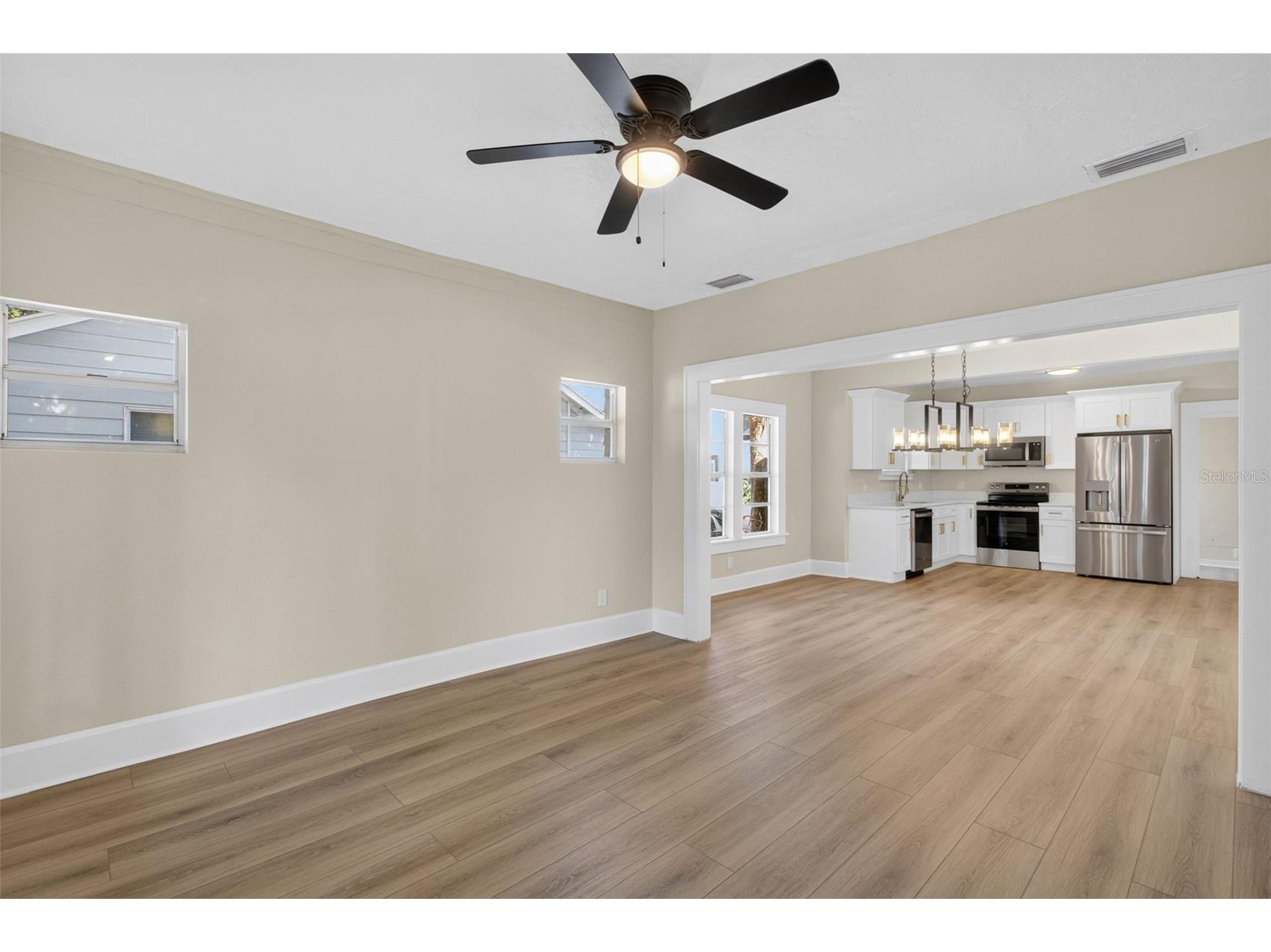 1240 James Avenue S Saint Petersburg FL 33705 TB8414281 image16