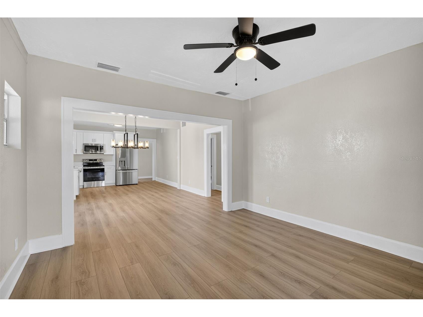 1240 James Avenue S Saint Petersburg FL 33705 TB8414281 image17