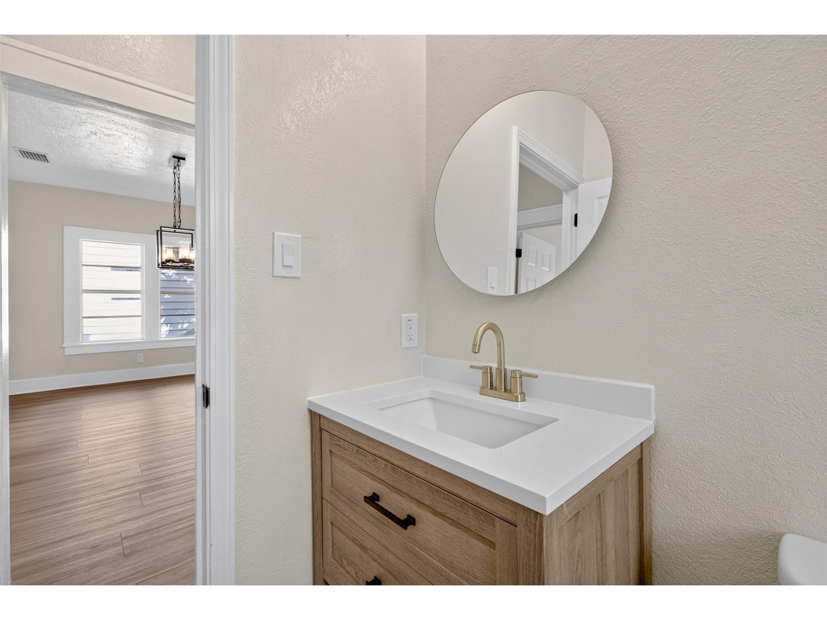 1240 James Avenue S Saint Petersburg FL 33705 TB8414281 image21