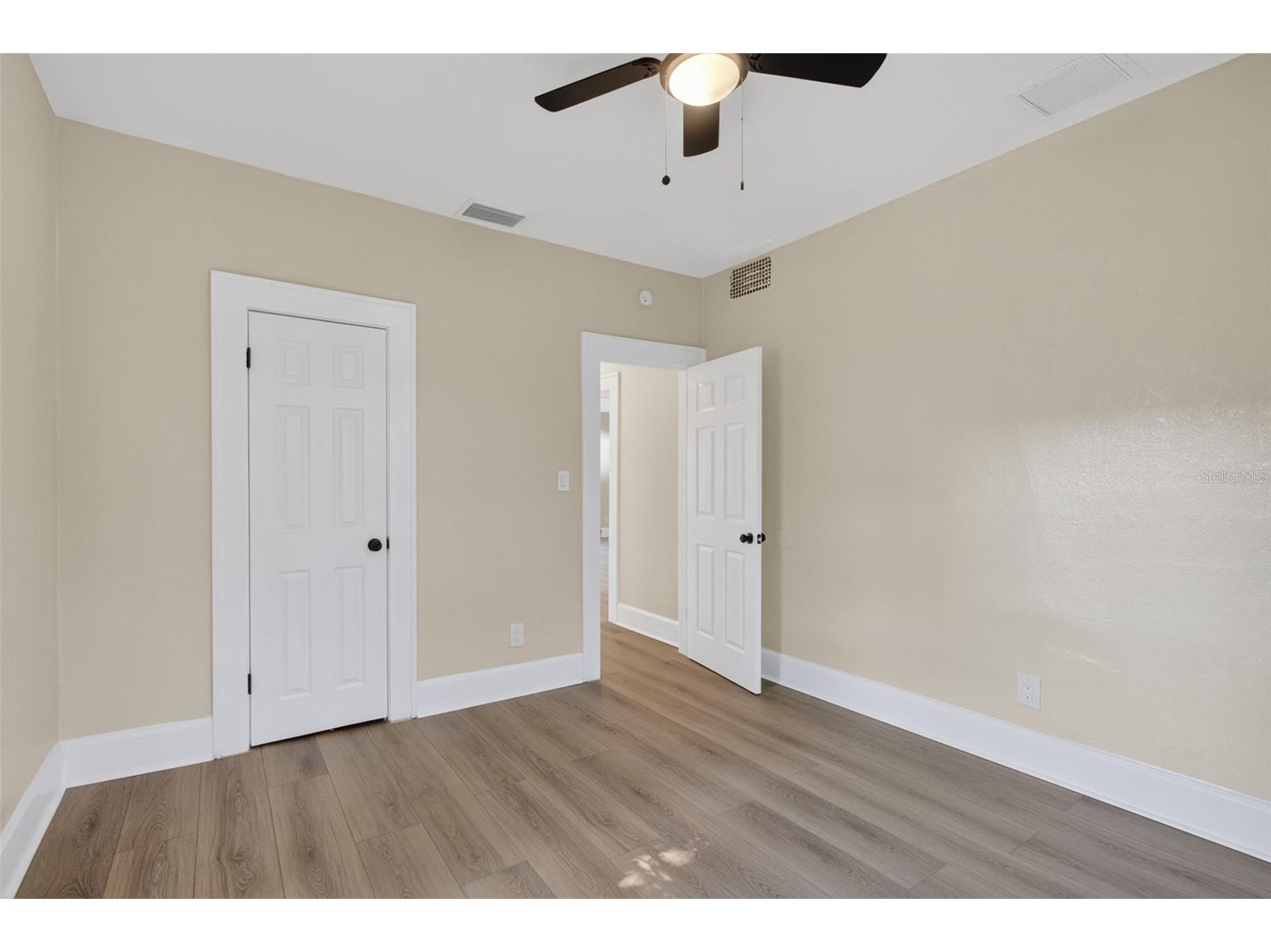 1240 James Avenue S Saint Petersburg FL 33705 TB8414281 image23