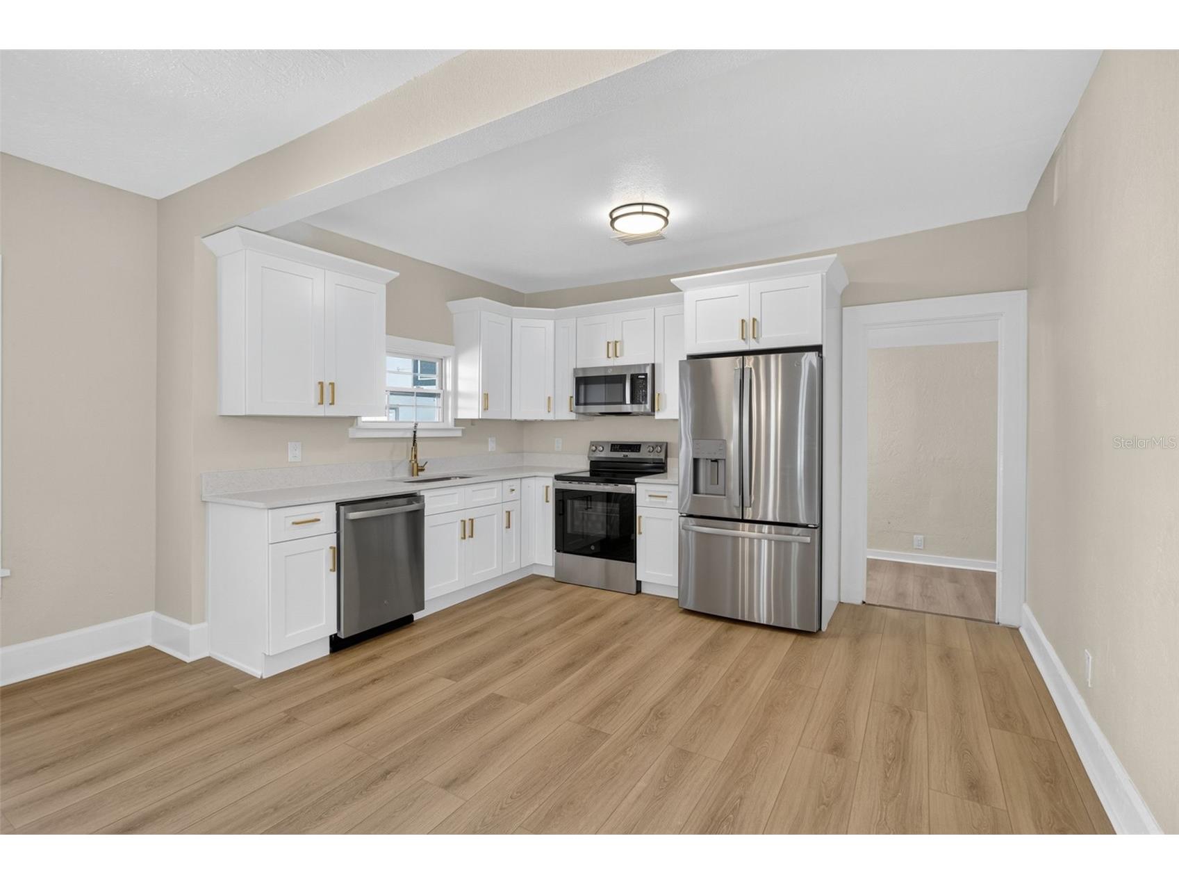 1240 James Avenue S Saint Petersburg FL 33705 TB8414281 image9