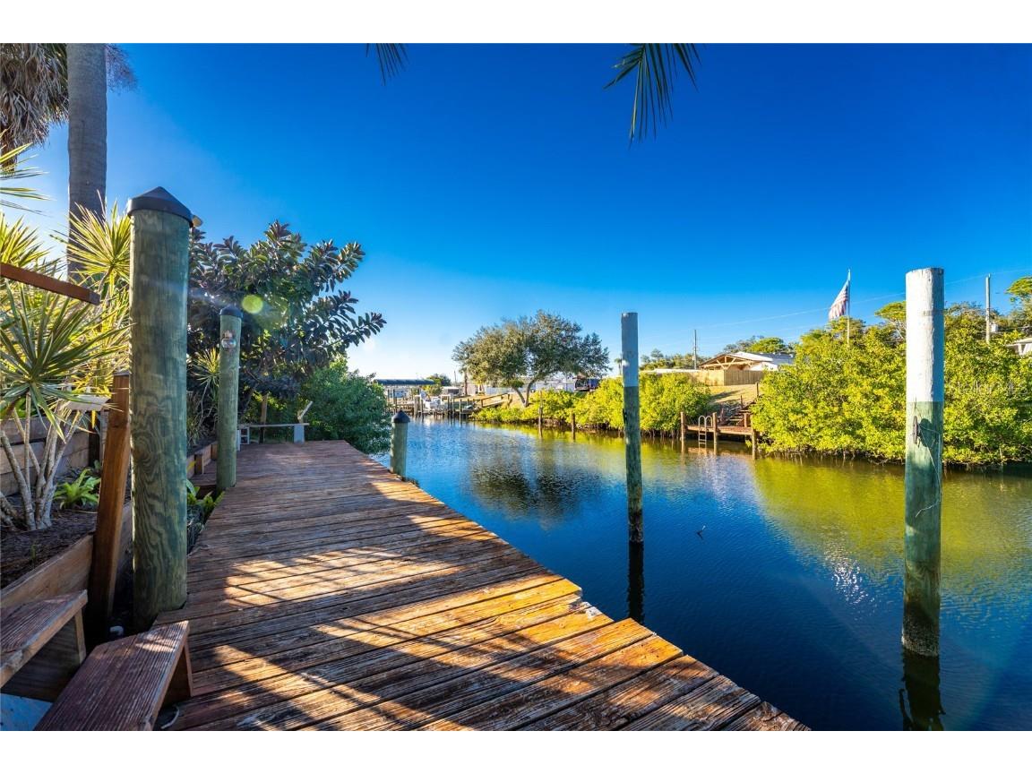 1240 Seagull Drive Englewood FL 34224 - CATFISH WATERWAY D6145210 image2