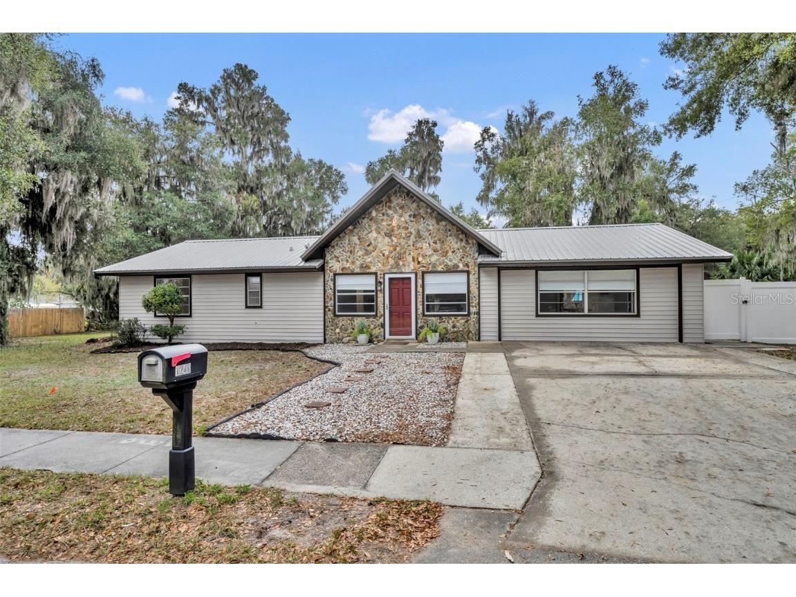 1240 W Voorhis Avenue Deland FL 32720 O6364812 image3