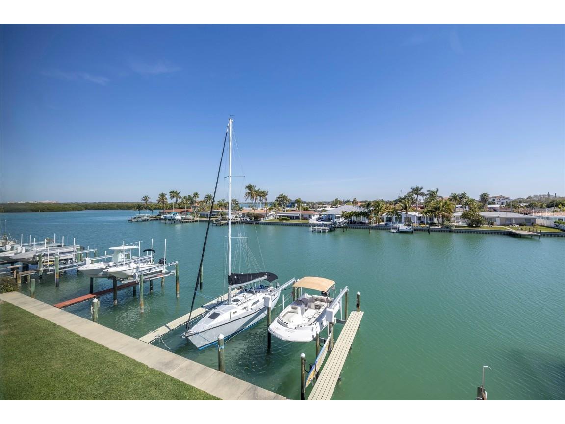 12405 3rd Street E #304 Treasure Island FL 33706 - BOCA CIEGA BAY U8224277 image1