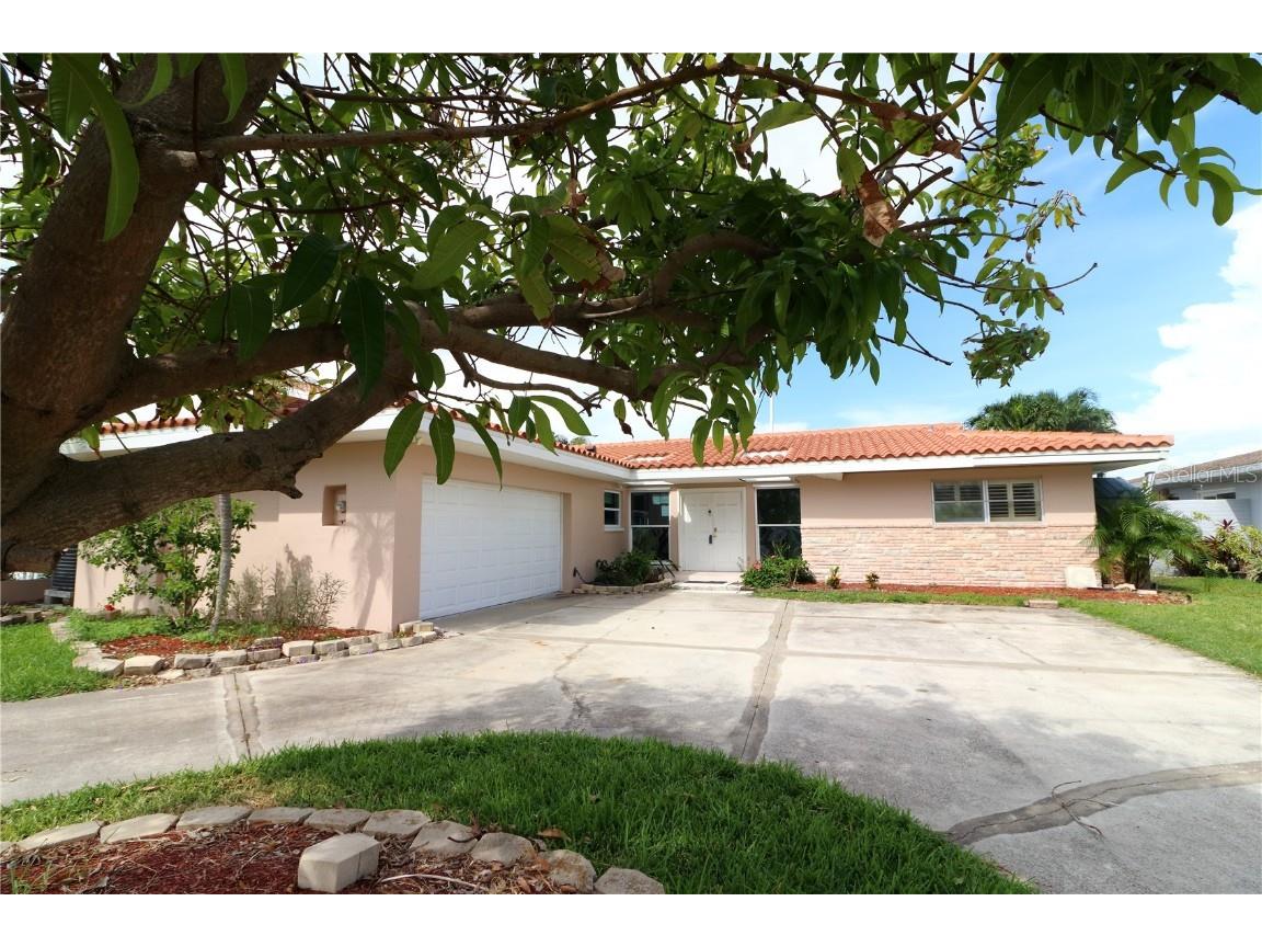 12405 4th Street E Treasure Island FL 33706 - INTRACOASTAL WATERWAY TB8415870 image1