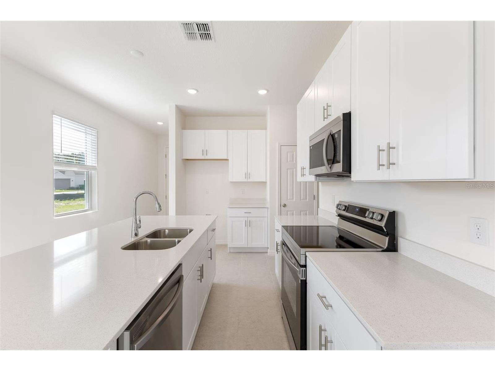 1241 Atlantic Avenue Fruitland Park FL 34731 S5149020 image3