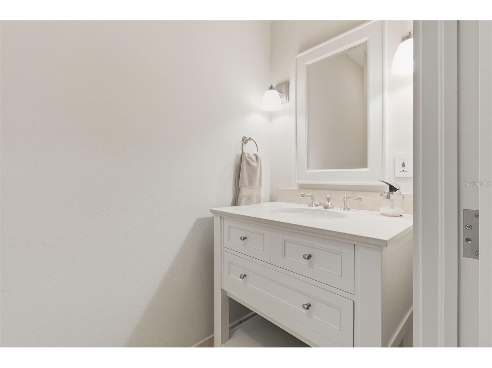 1241 Gulf Of Mexico Drive #109 Longboat Key FL 34228 - GULF OF MEXICO A4667851 image23