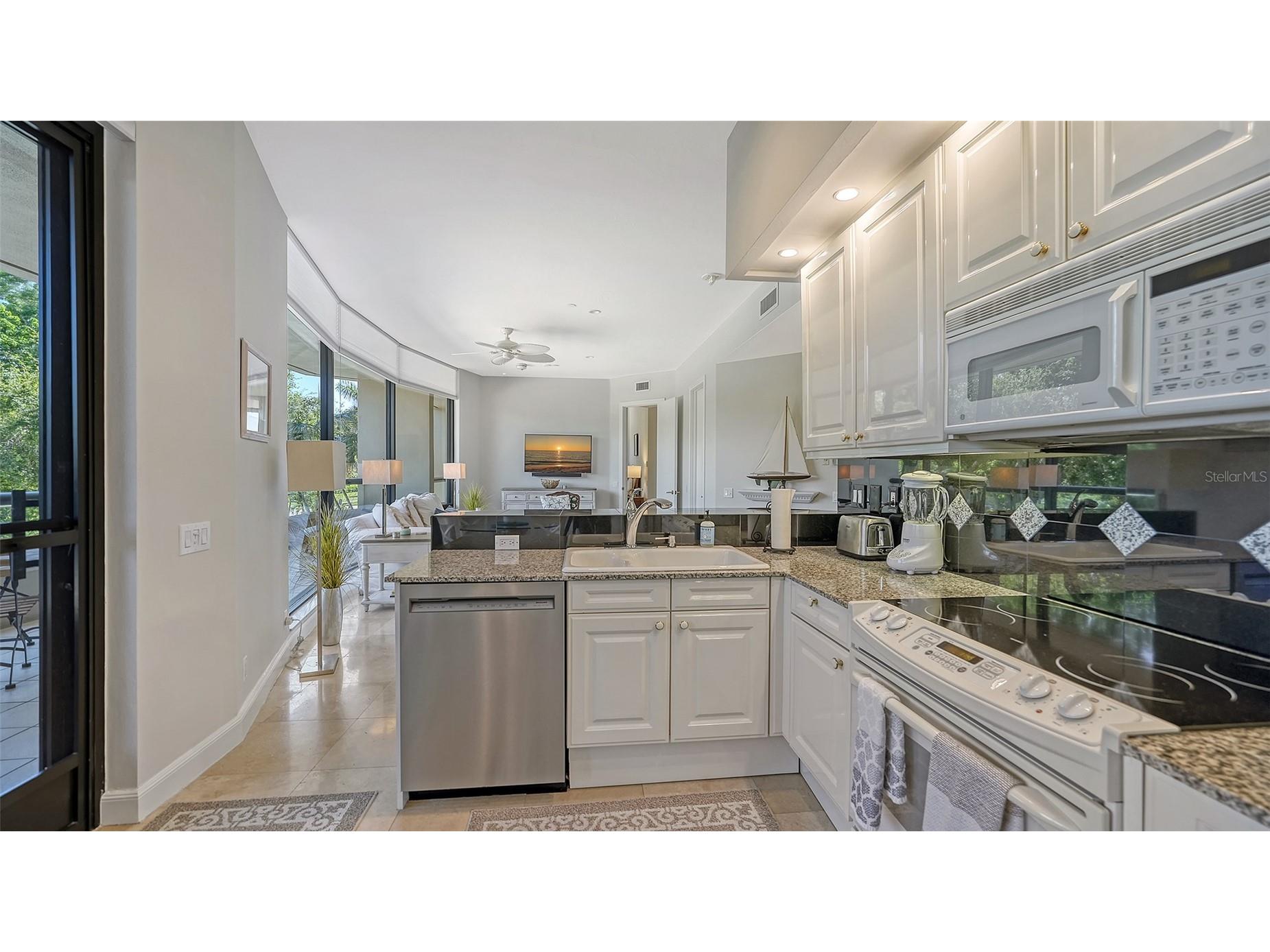 1241 Gulf Of Mexico Drive #111 Longboat Key FL 34228 - GULF OF MEXICO A4684166 image12