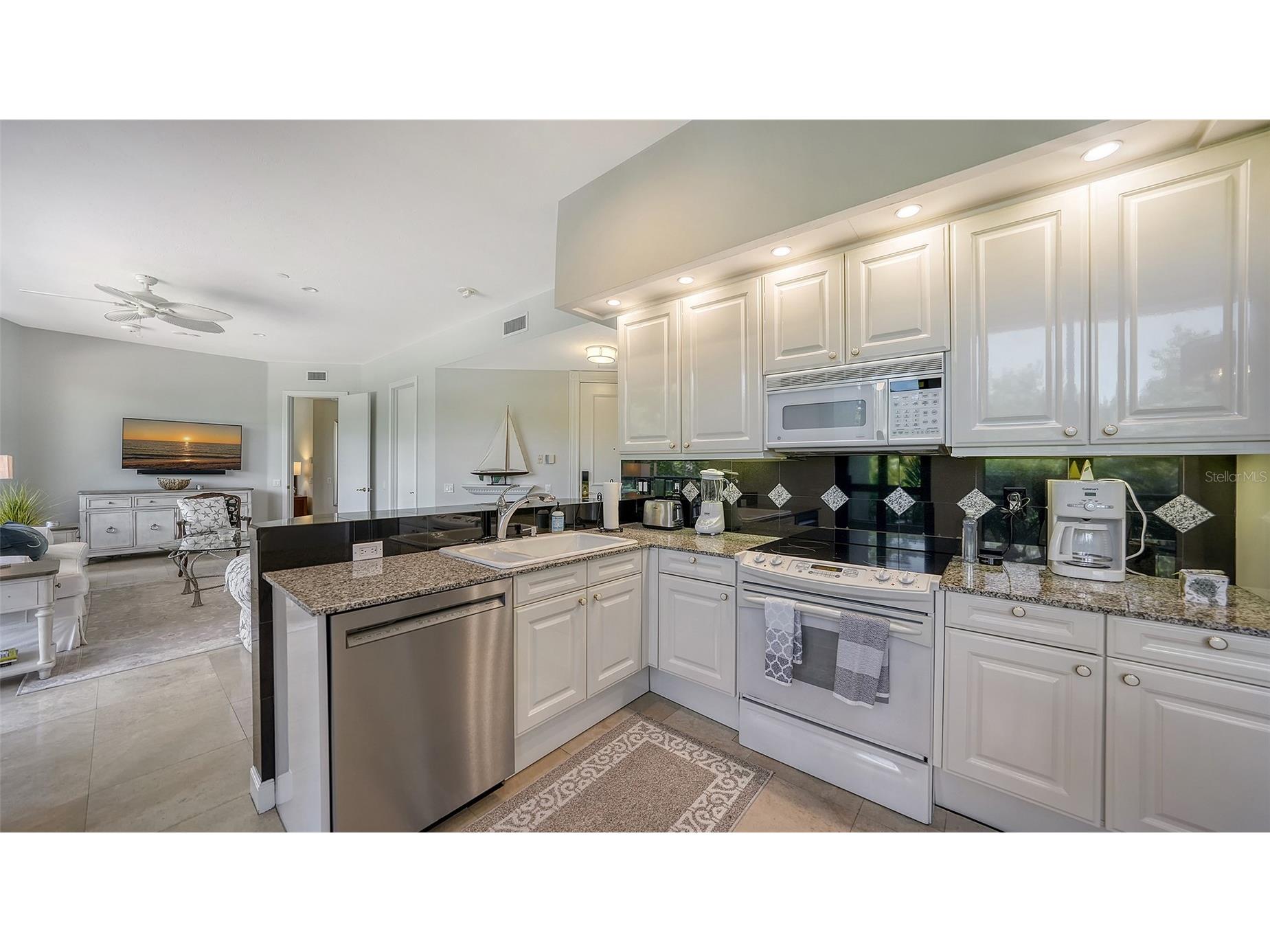 1241 Gulf Of Mexico Drive #111 Longboat Key FL 34228 - GULF OF MEXICO A4684166 image13