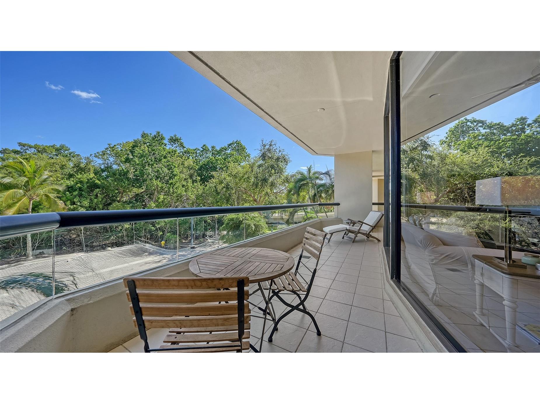 1241 Gulf Of Mexico Drive #111 Longboat Key FL 34228 - GULF OF MEXICO A4684166 image6