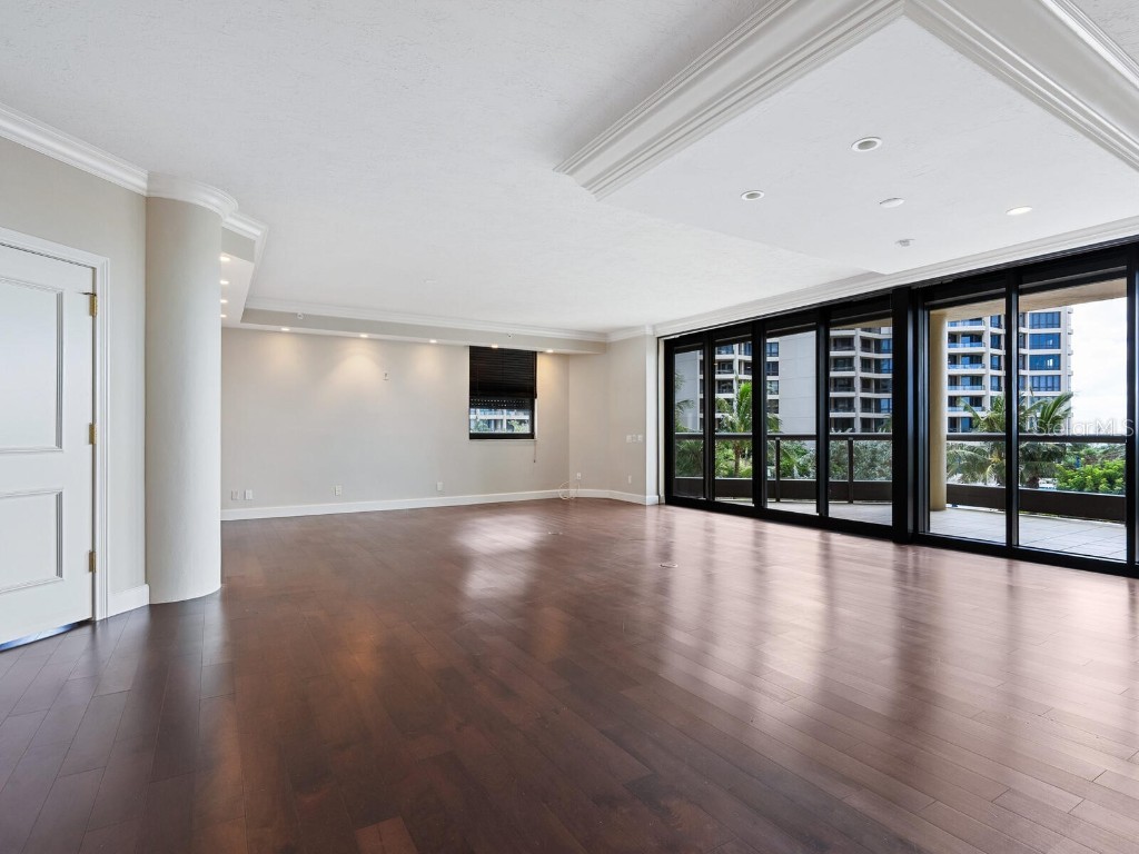 1241 Gulf Of Mexico Drive #203 Longboat Key FL 34228 - GULF OF MEXICO A4668344 image2